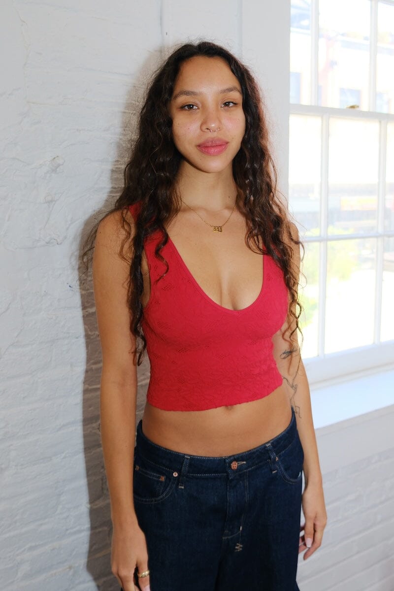 Aileen Lace V Neck Tank Top Top mure + grand Scarlet Smile