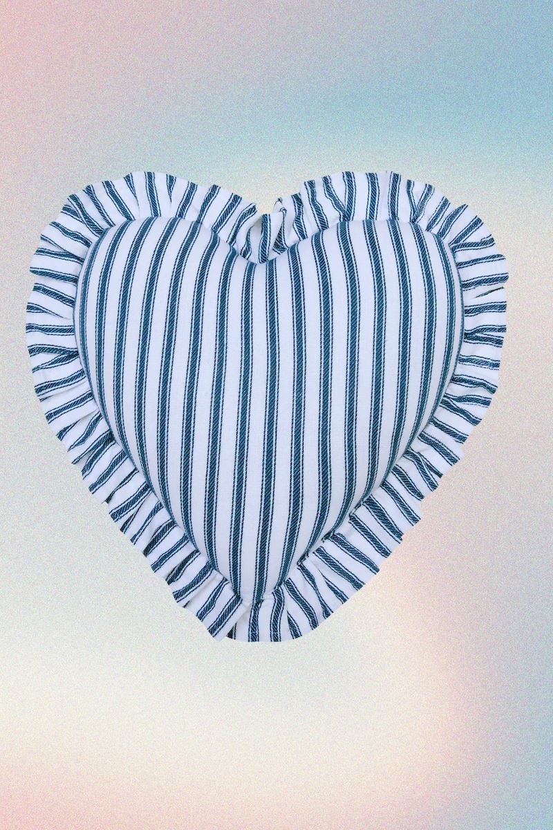 Americana Heart Shaped Pillow Home Decor Peking Handicraft