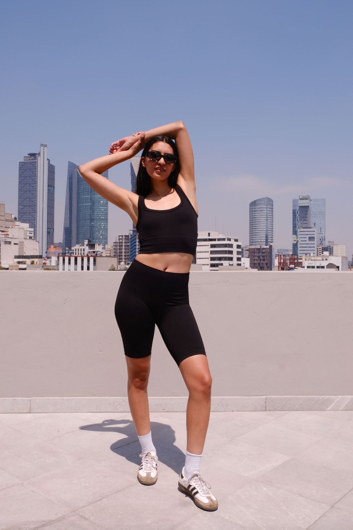 Ava Seamless Ribbed Crop Top Top mure + grand Black