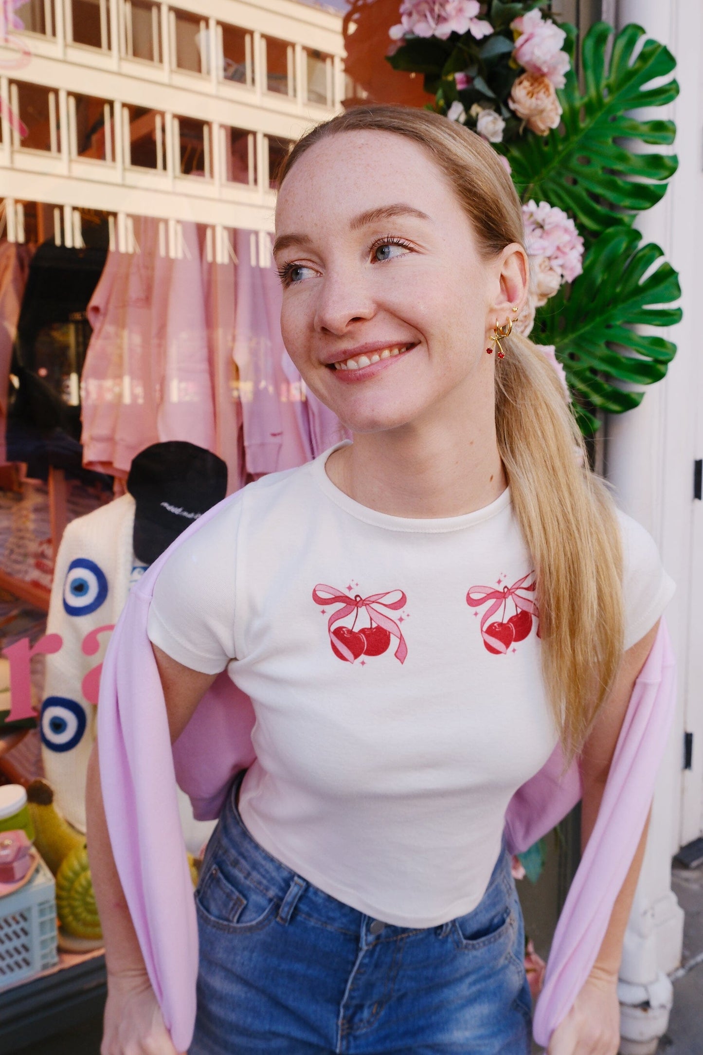 Berry Cherry Graphic Baby Tee t-shirt mure + grand