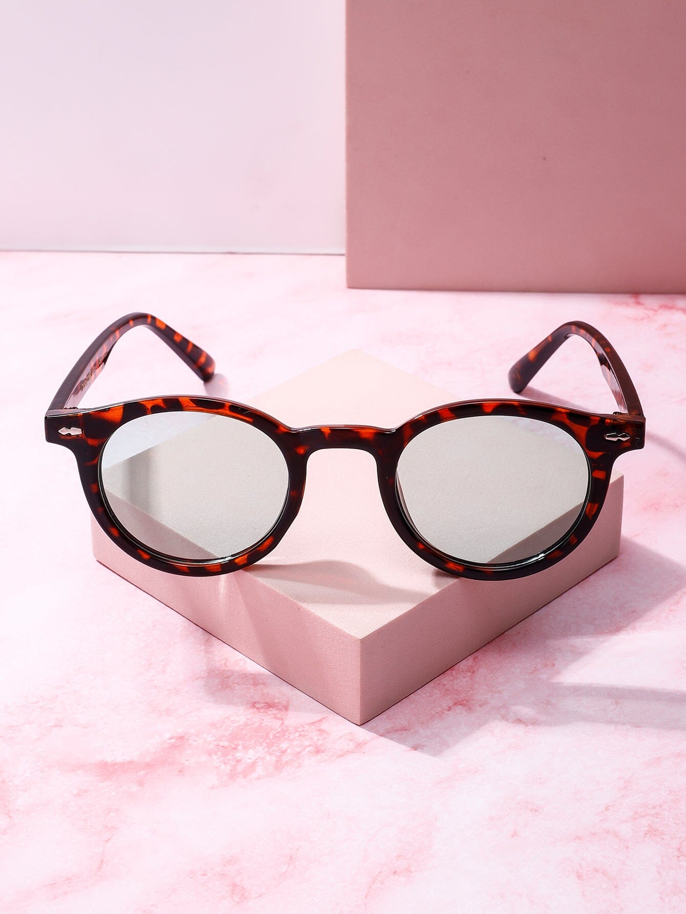 Cabo Rounded Sunglasses Sunglasses mure + grand Tortoise