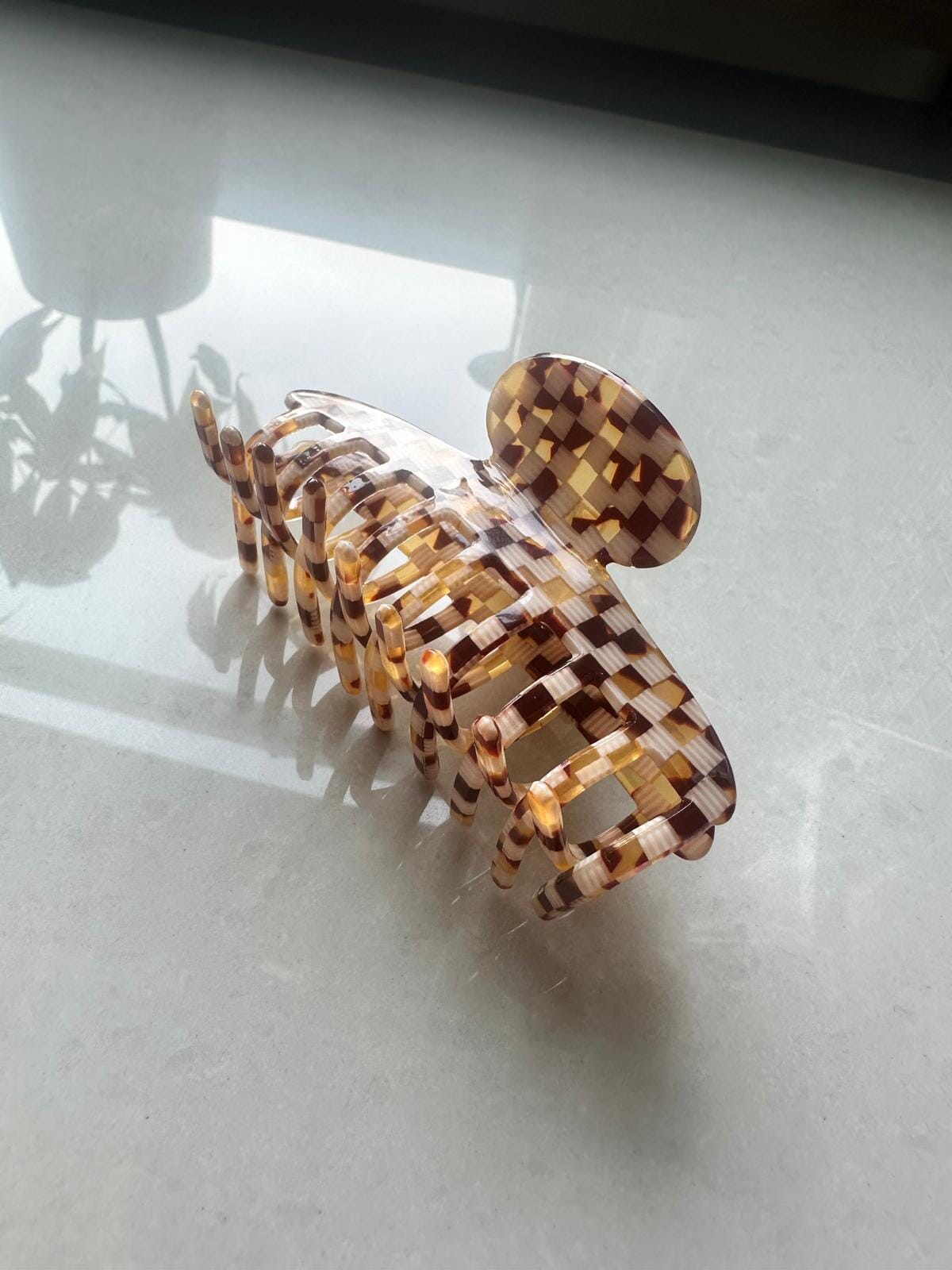 Caramel Macchiato Claw Clip Hair Accessory mure + grand