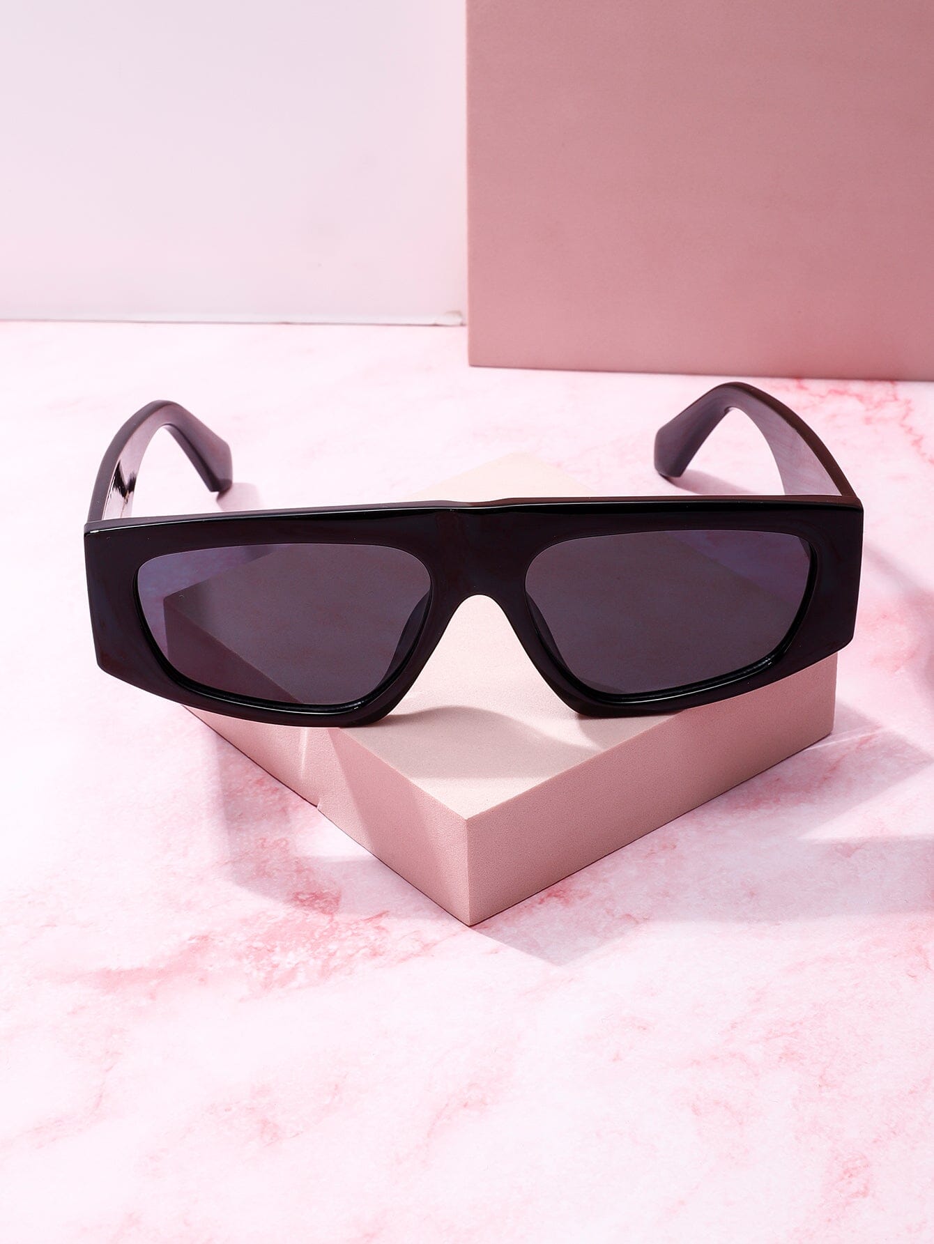 Costa Brava Rounded Frame Sunglasses Sunglasses mure + grand Black