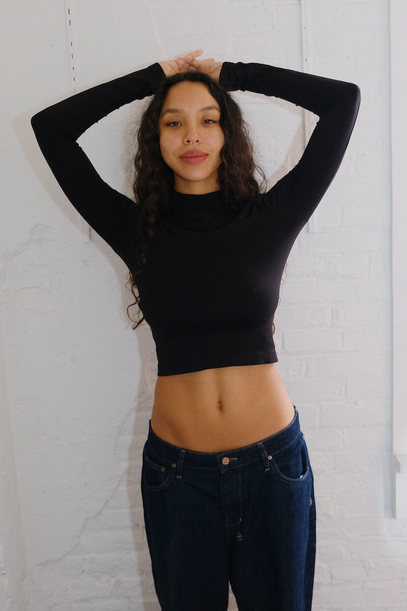 Dilek Mock Neck Crop Top Top mure + grand