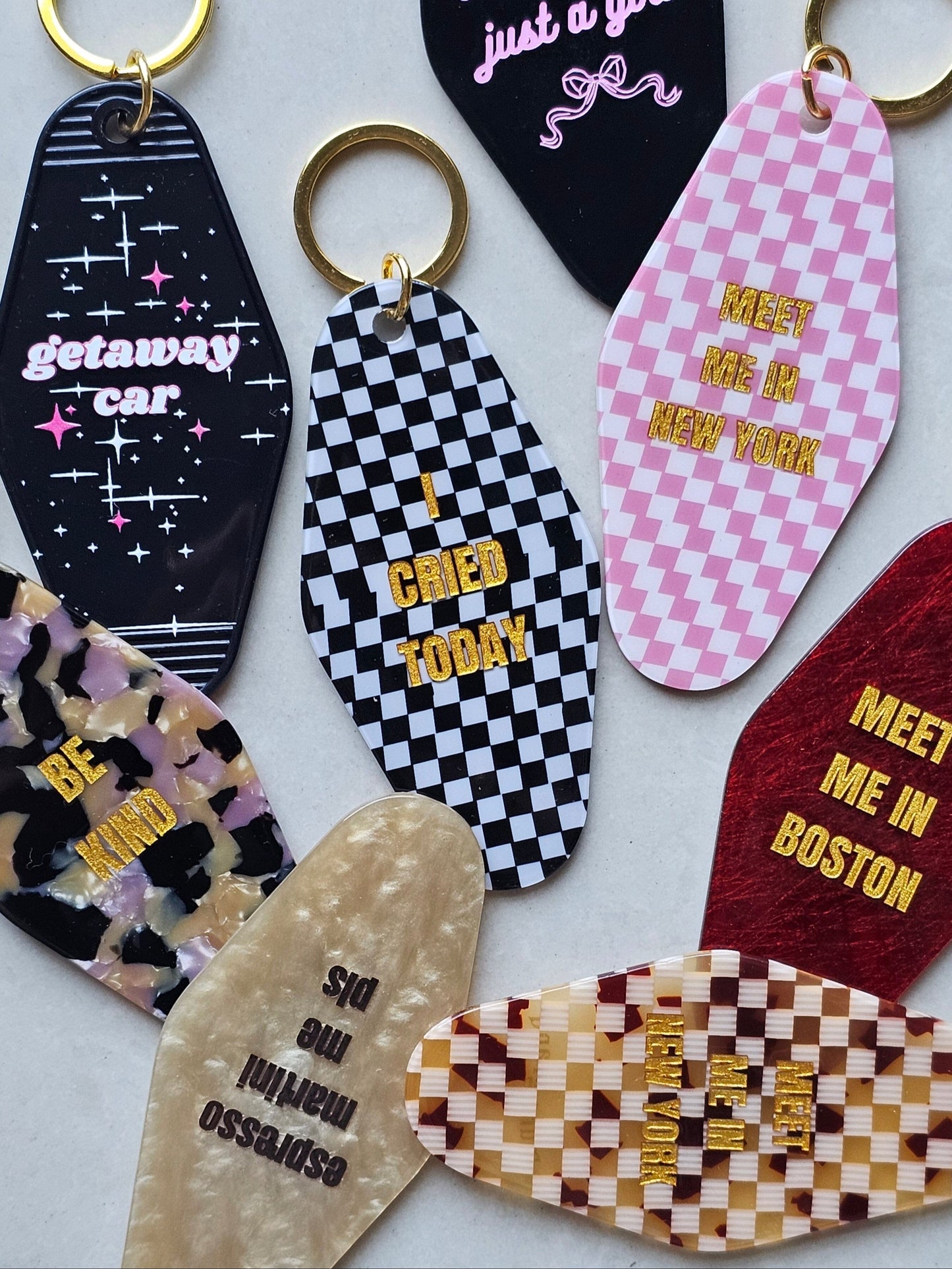 Getaway Car Motel Keychain Keychain mure + grand