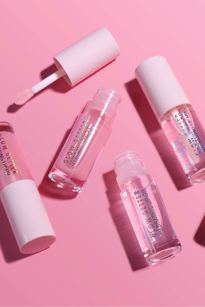 Glow Getter Hydrating Lip Oil in Bubble Pink Beauty Moira Cosmetics