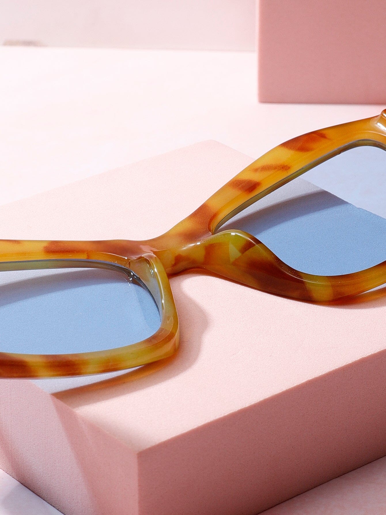 Heatwave Cateye Frame Sunglasses Sunglasses mure + grand