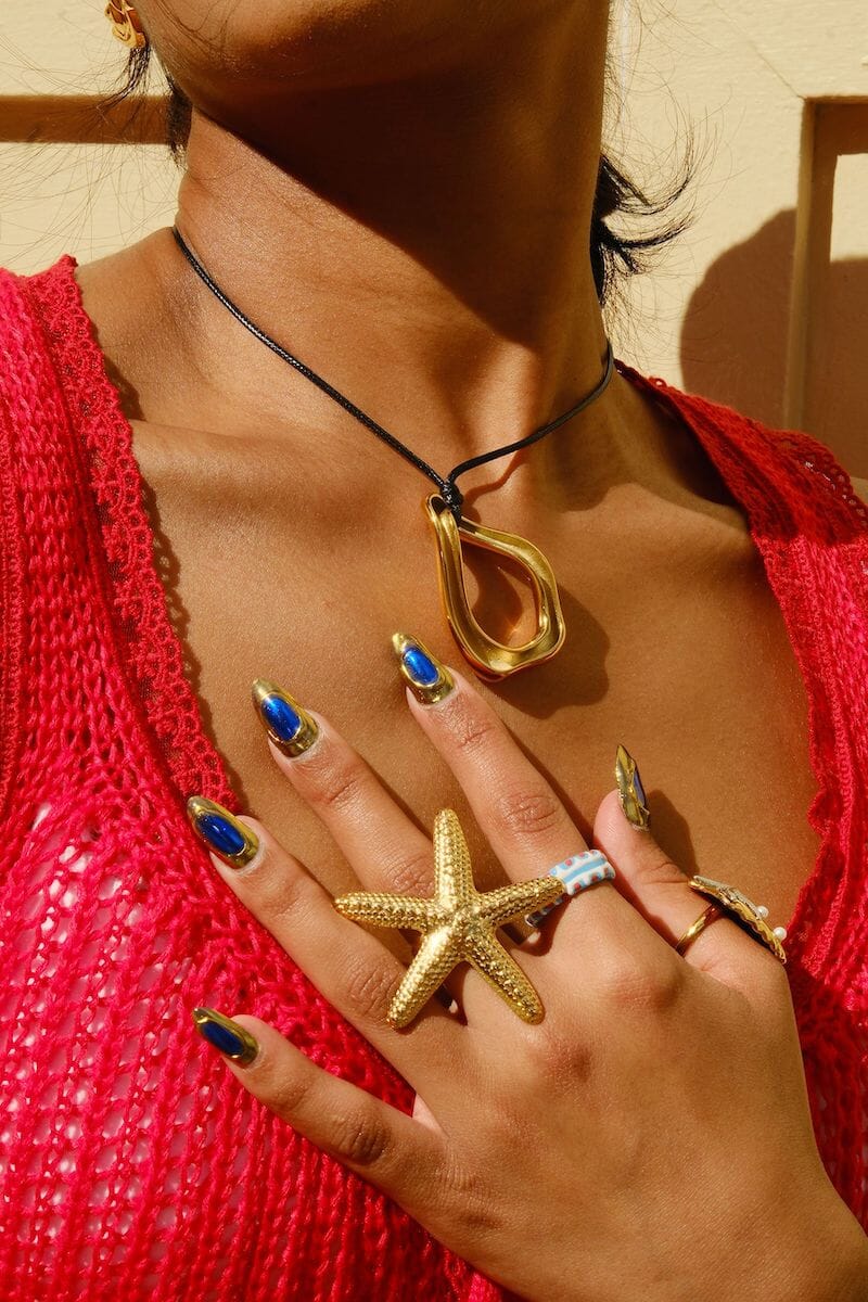 Hollow Out Asymmetrical Necklaces Necklaces mure + grand