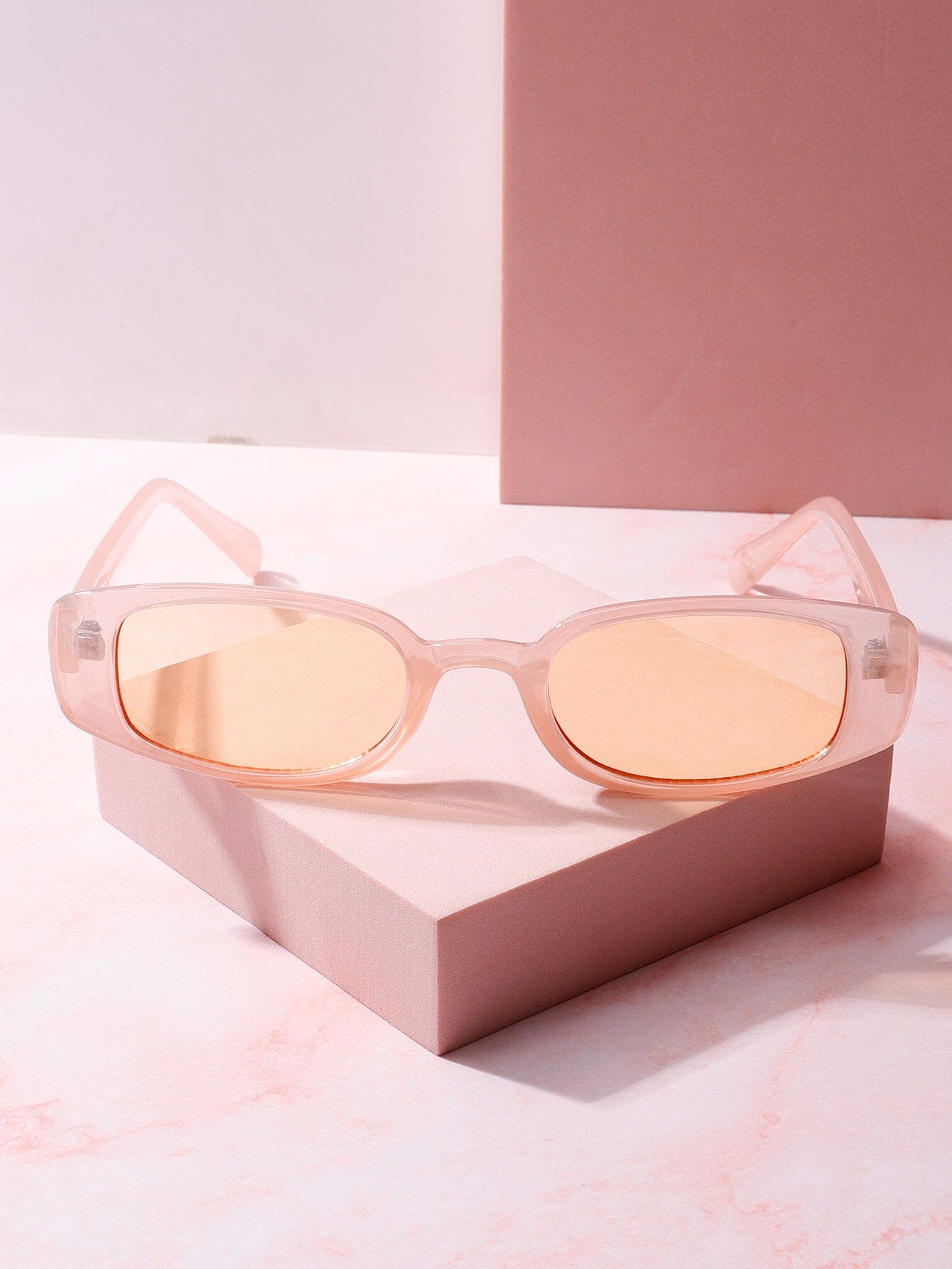 Hot In It Slim Frame Sunglasses Sunglasses mure + grand Peach