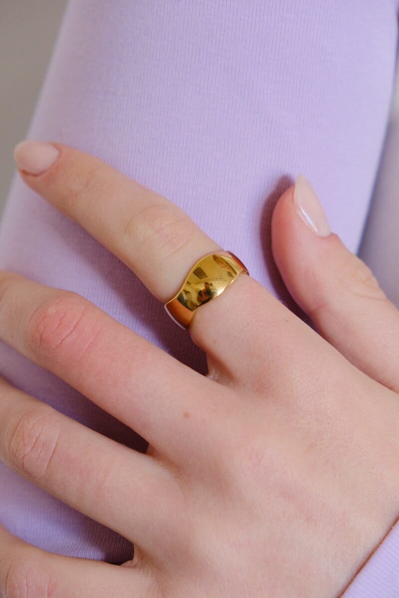 Josie Wavy Stacking Ring Necklaces mure + grand 6 Gold