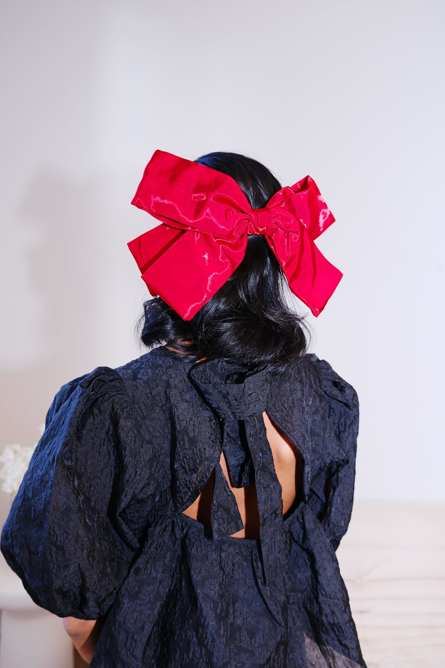 Oversized Silky Satin Bow Hair Clip Hair Accessory mure + grand Red