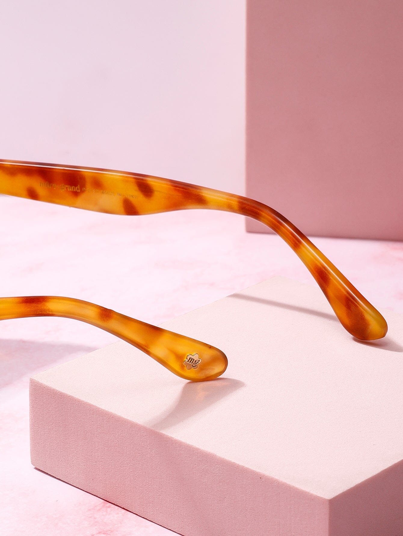 Paloma Oversize Frame Sunglasses Sunglasses mure + grand