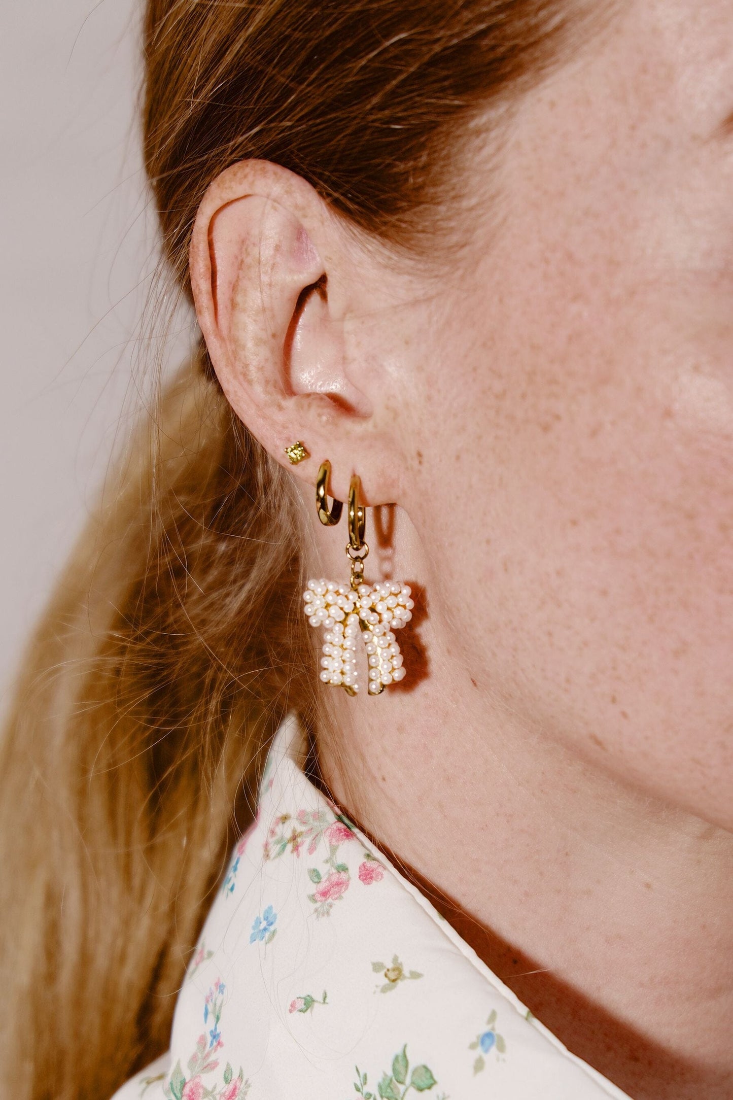 Pearly Bow Charm Dangle Earrings Earrings mure + grand