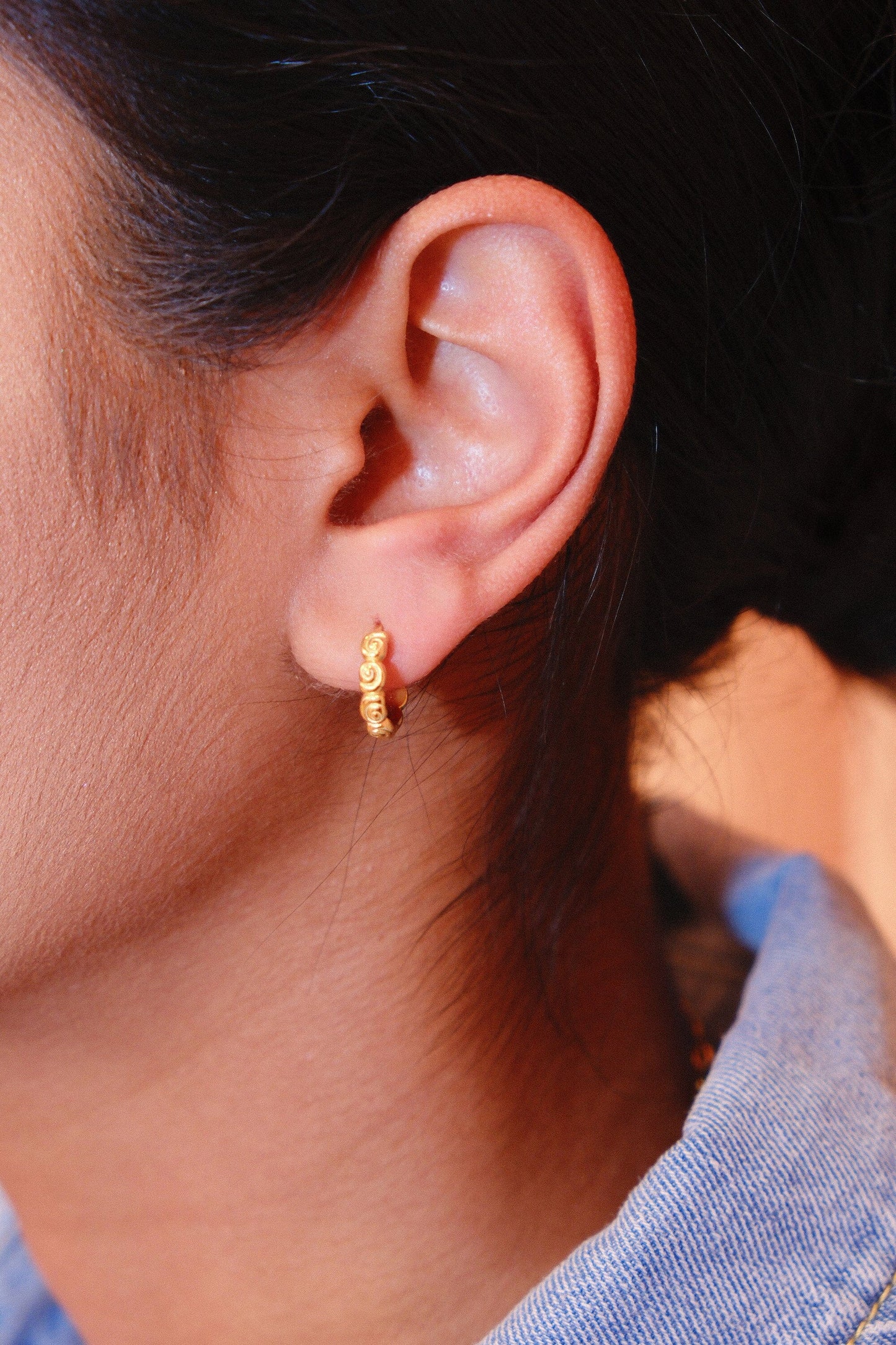 Seaside Shell Sterling Silver Hoop Earrings Earrings mure + grand