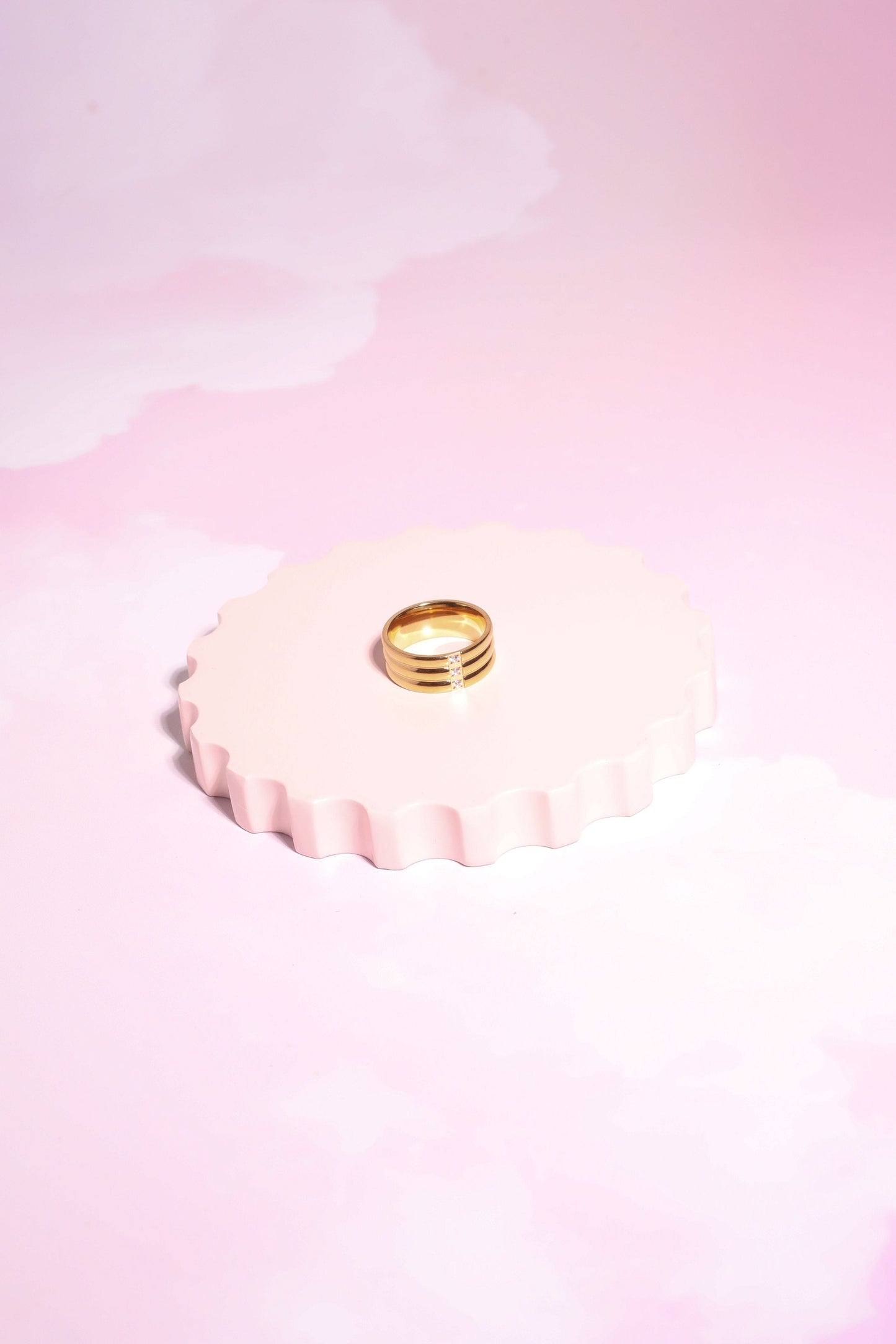 Alexis Ribbed Stacking Ring Rings mure + grand