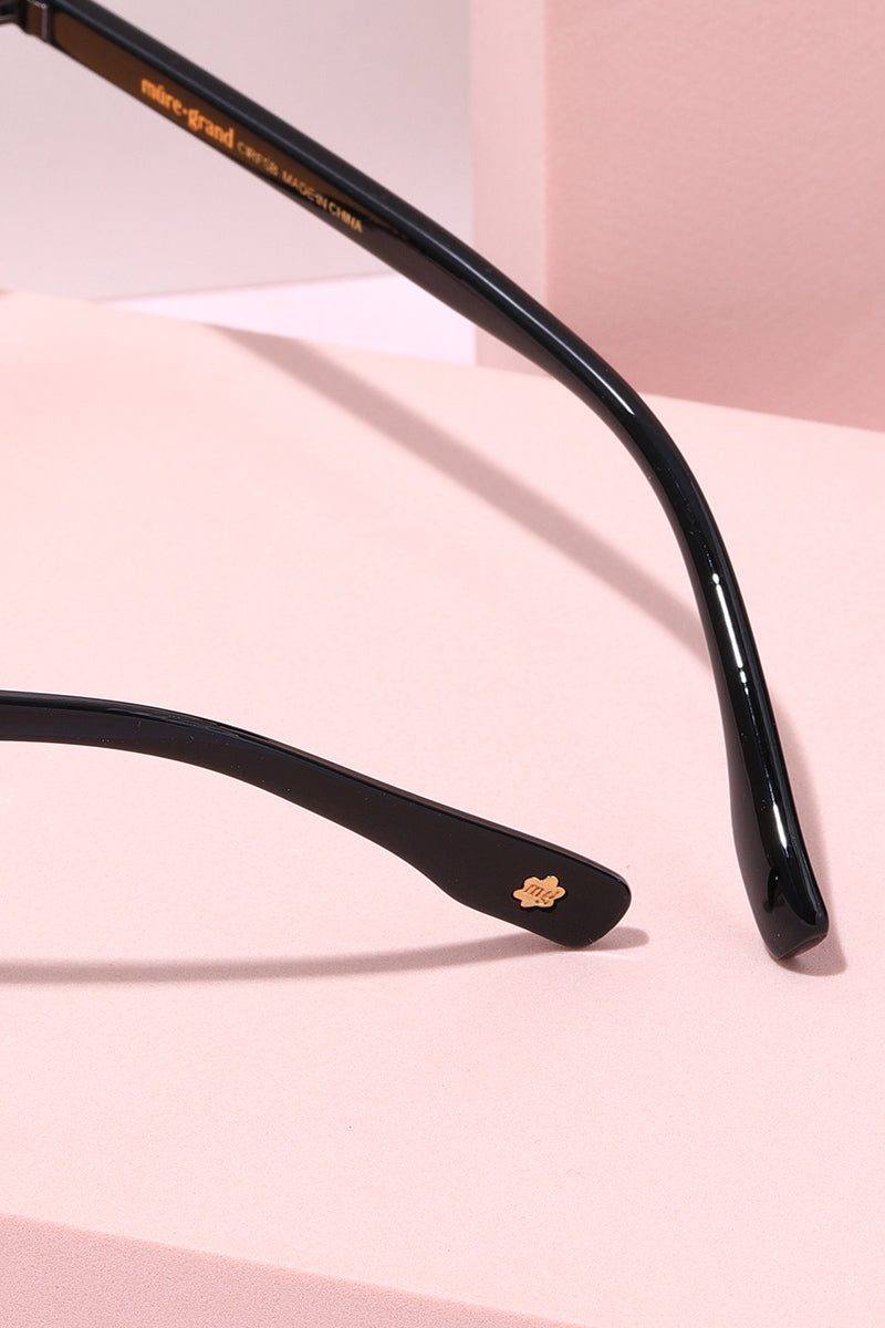 Checked In Round Frame Sunglasses Sunglasses Mure + Grand