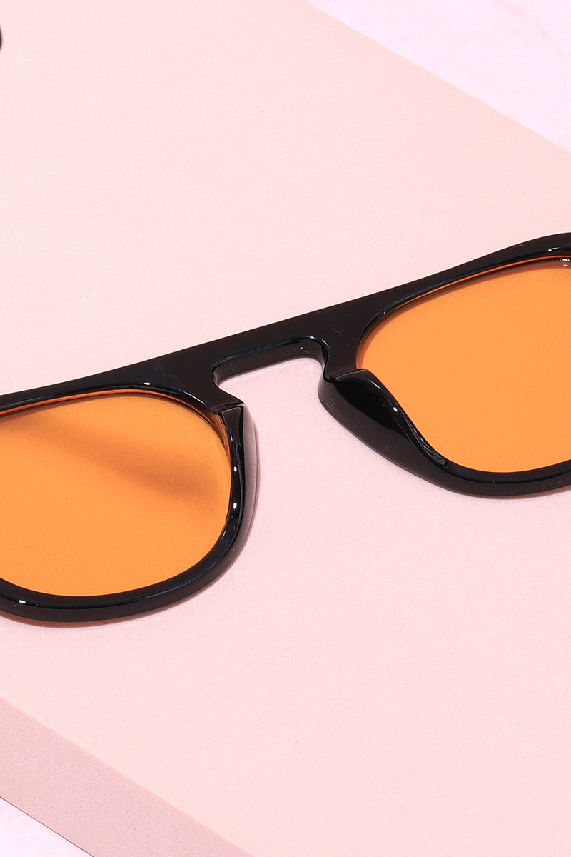 Checked In Round Frame Sunglasses Sunglasses Mure + Grand