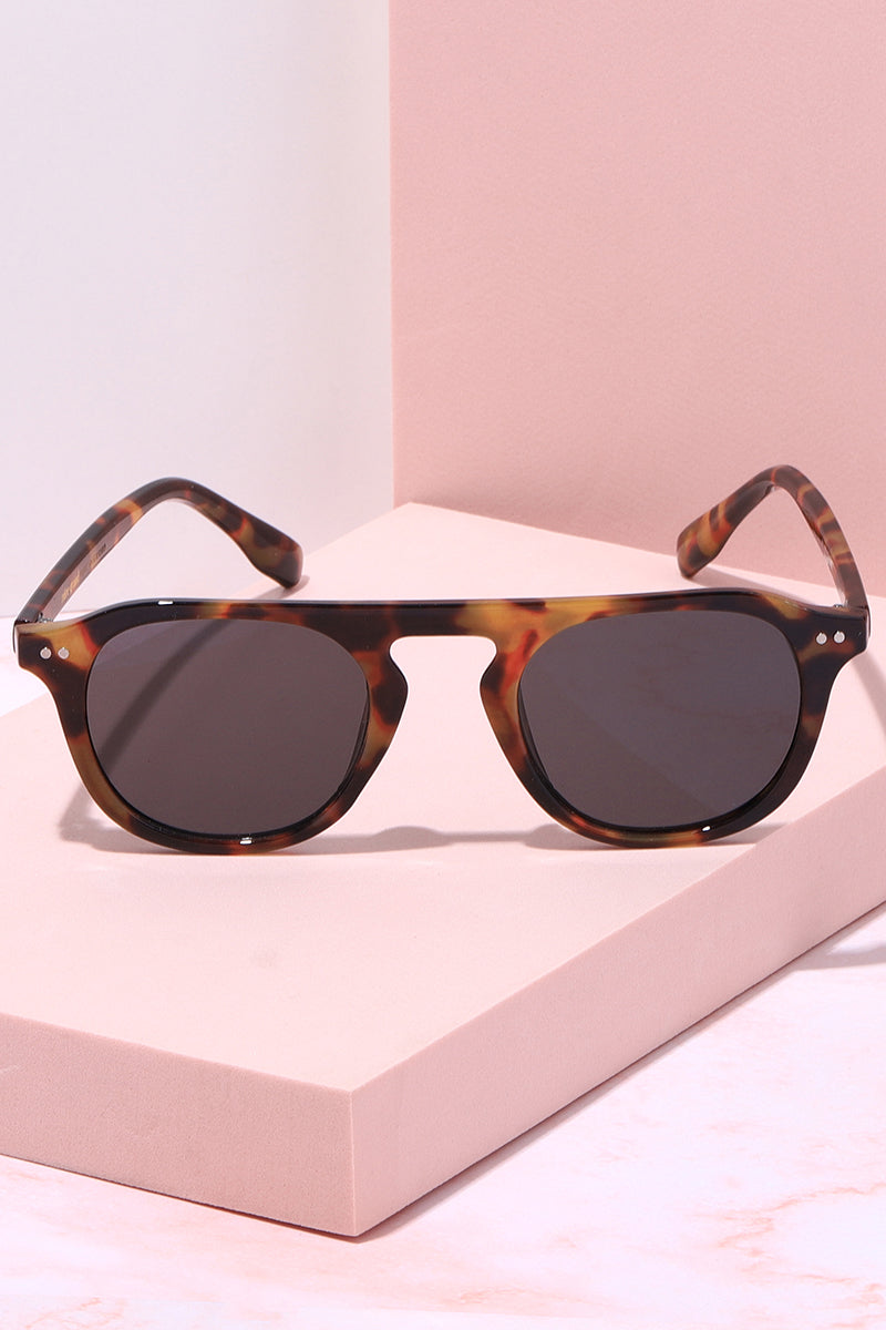 Checked In Round Frame Sunglasses Sunglasses Mure + Grand Tortoise/Black