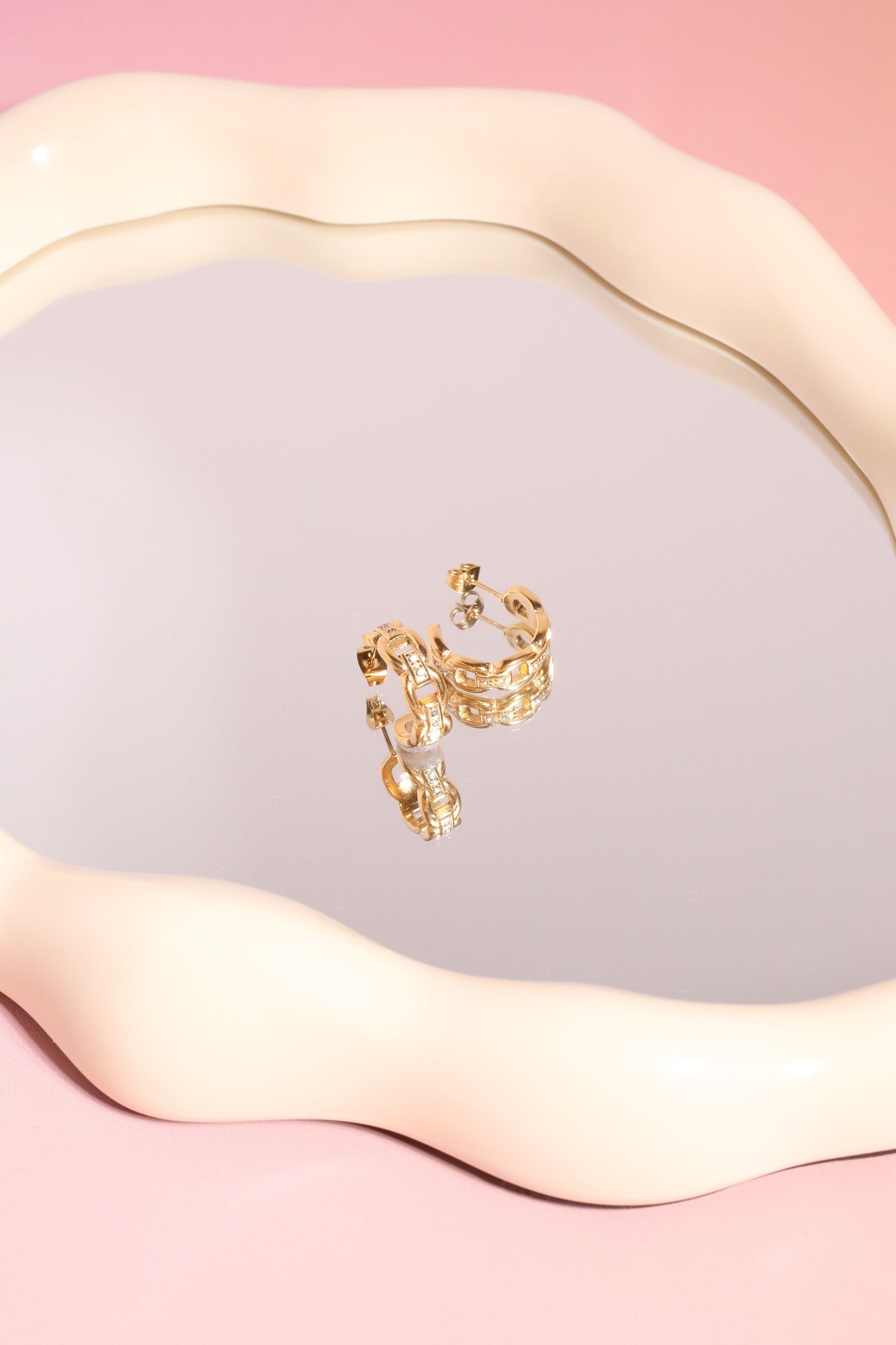 Finn Chain Link Hoop Earrings mure + grand