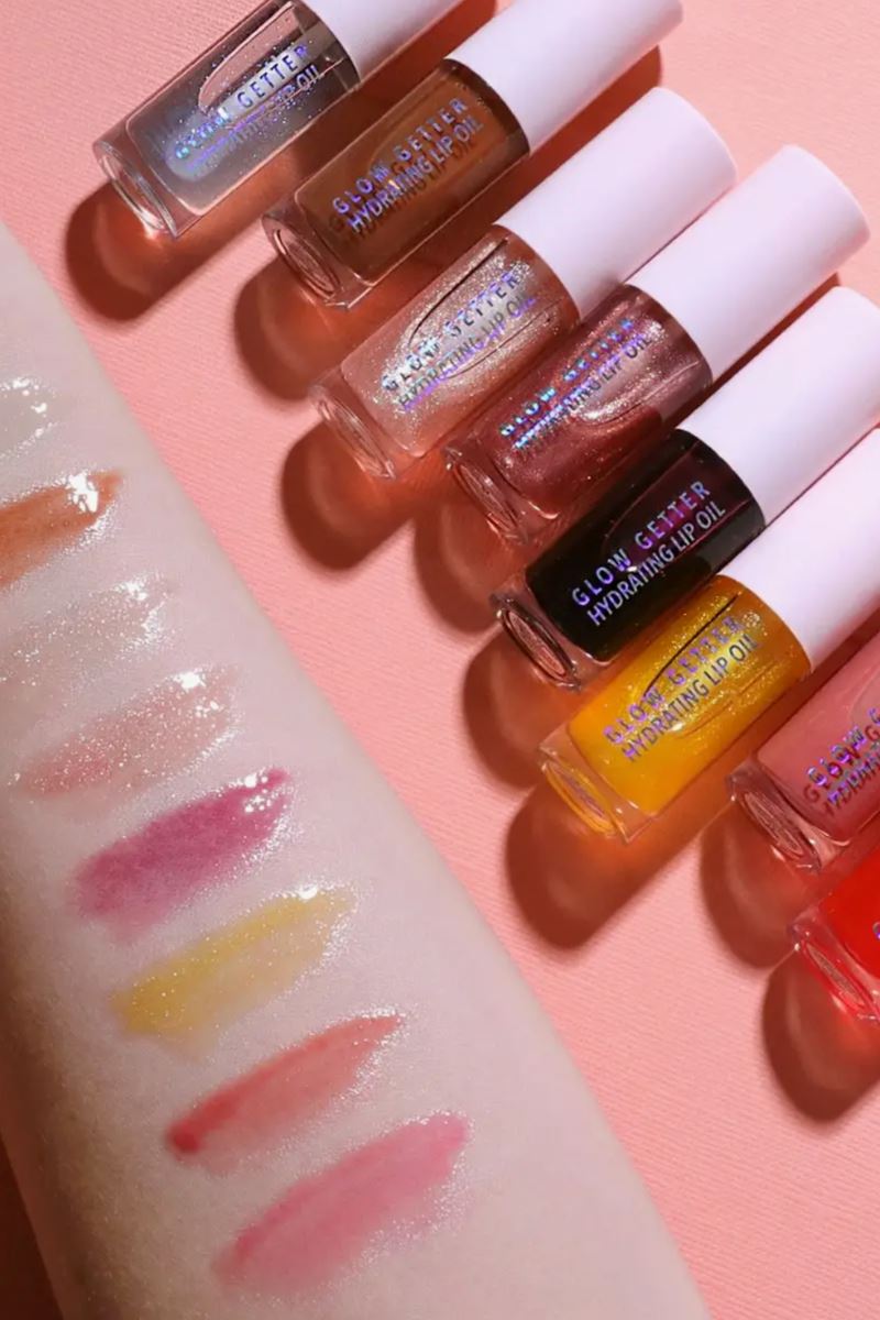 Glow Getter Hydrating Lip Oil in Bubble Pink Beauty Moira Cosmetics
