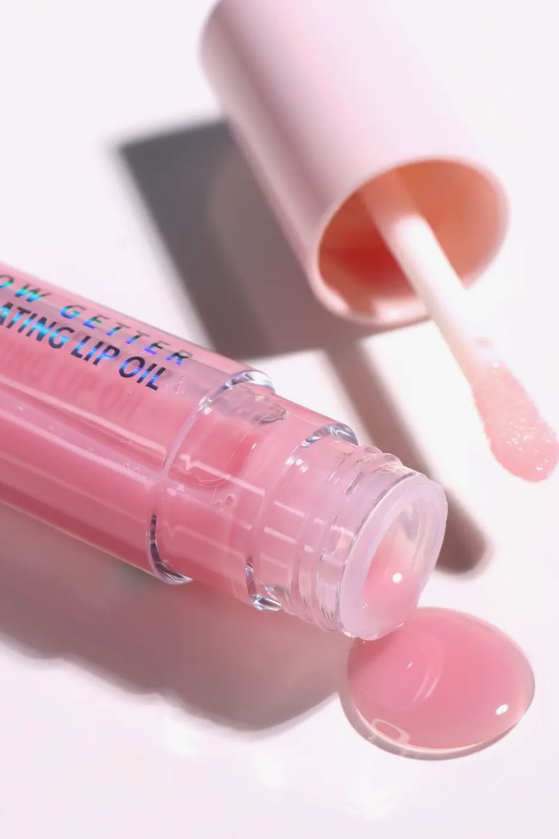 Glow Getter Hydrating Lip Oil in Bubble Pink Beauty Moira Cosmetics