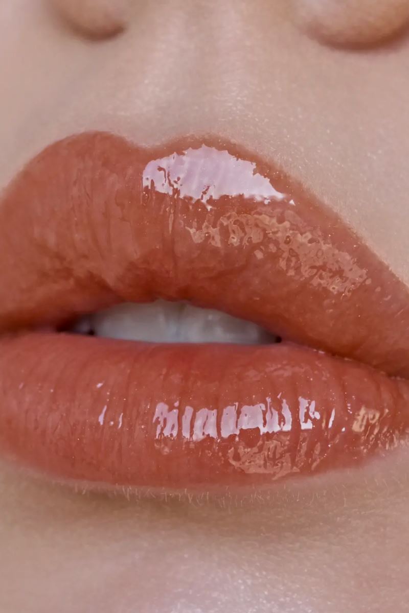 Glow Getter Hydrating Lip Oil in Let's Cuddle Beauty Moira Cosmetics