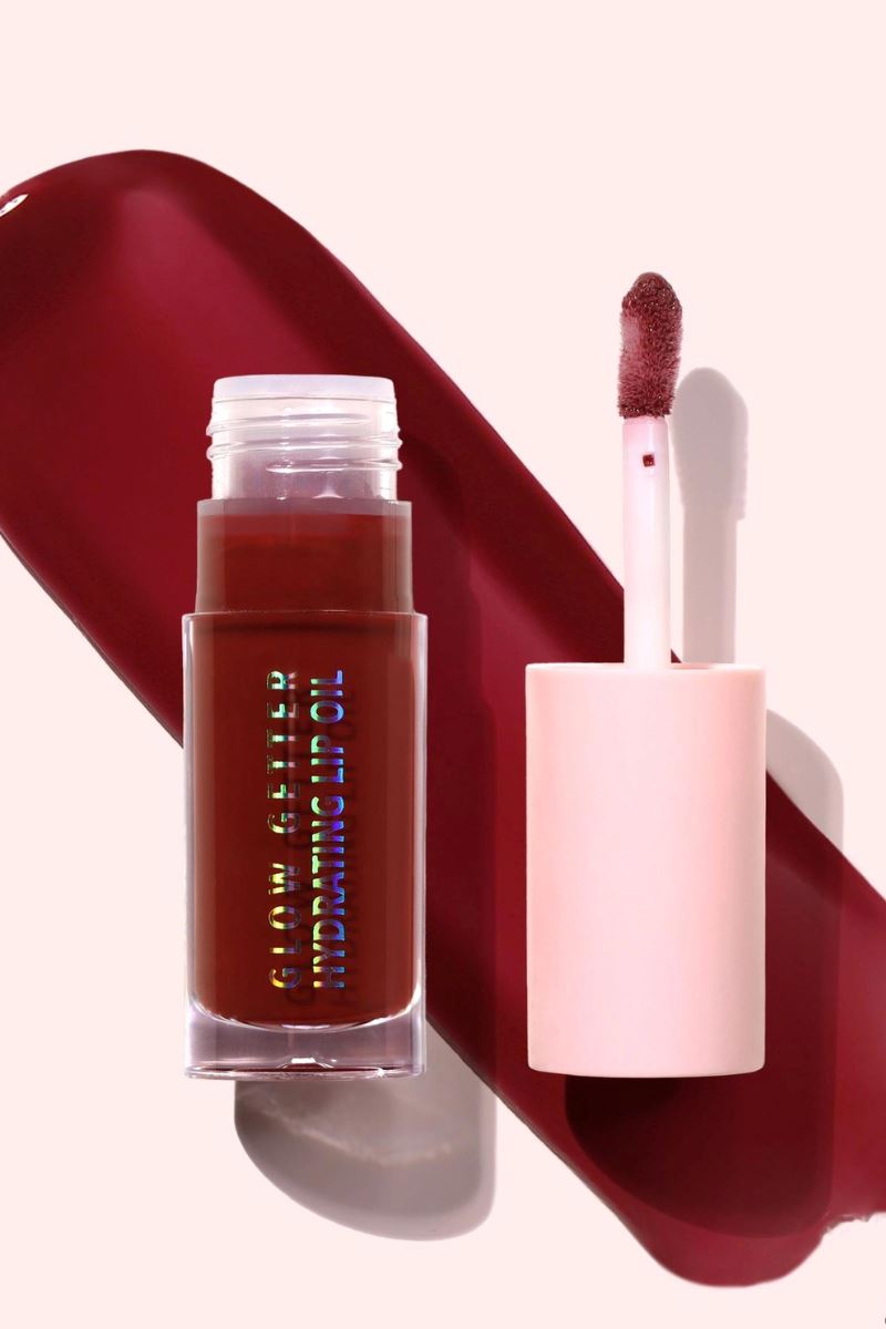 Glow Getter Hydrating Lip Oil in Teaberry Beauty Moira Cosmetics