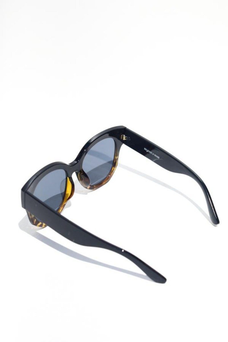 Oversized Moodie Sunglasses
