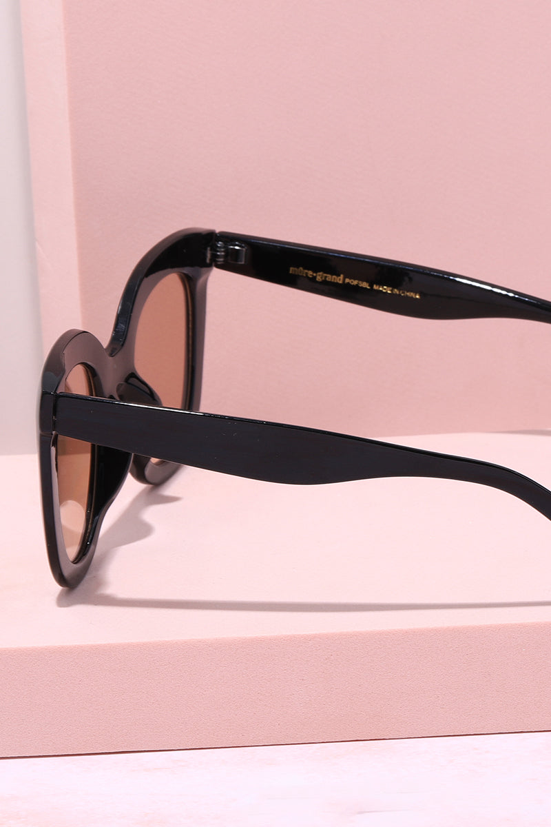 Paloma Oversize Frame Sunglasses Sunglasses Mure + Grand