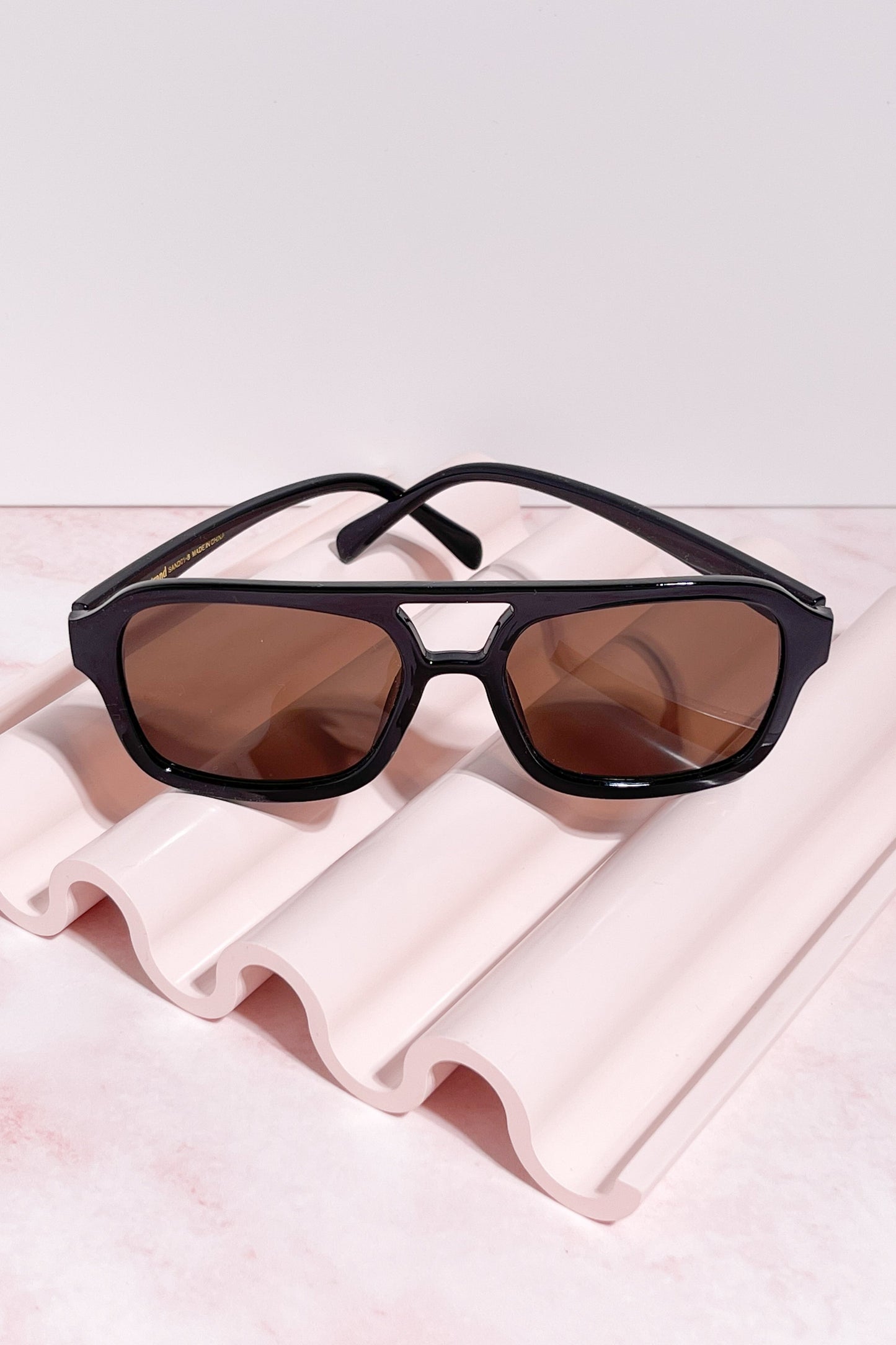 Sandbar Aviator Sunglasses Sunglasses Mulberry & Grand Black with Brown Lens