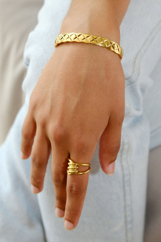 All Wrapped Up Stacking Ring Ring mure + grand 