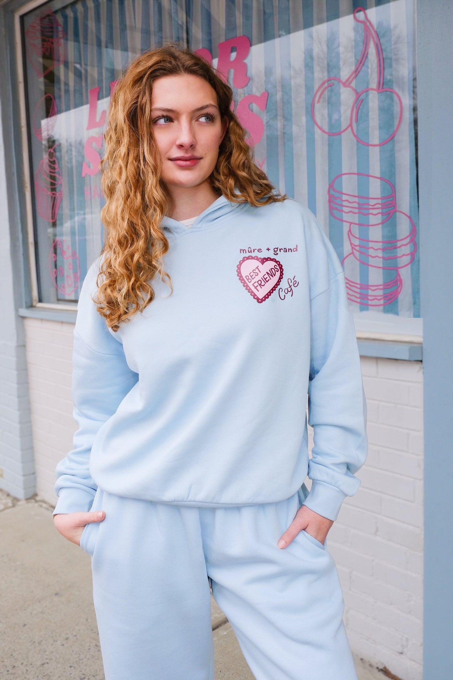 Best Friends Cafe Crop Graphic Hoodie Hoodie mure + grand 