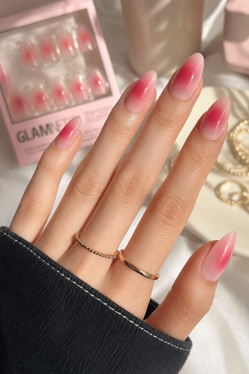 Blushing Aura Press-On Nails Nail Glamnetic 
