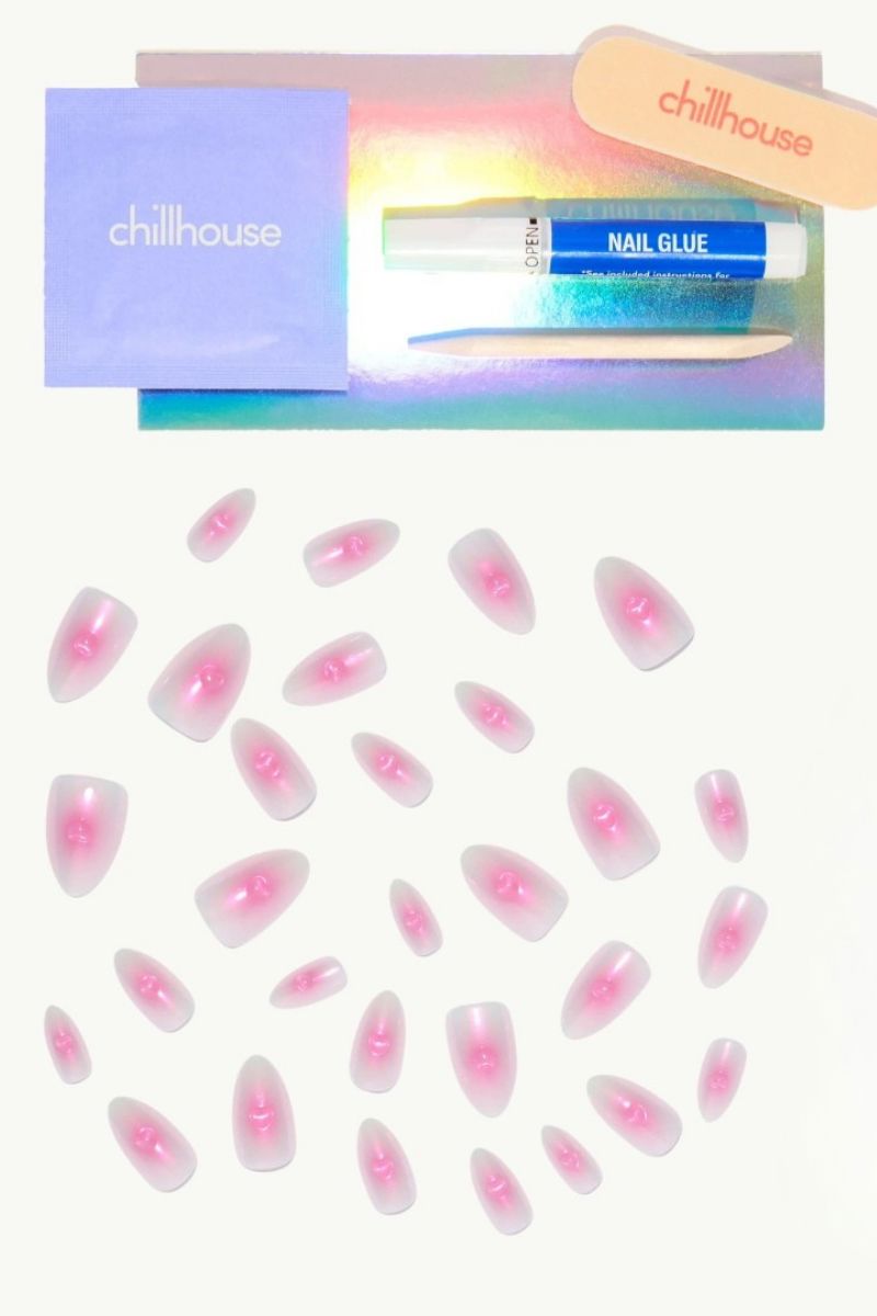 Chill Tips in How Deep Is Your Love Nail Chillhouse 