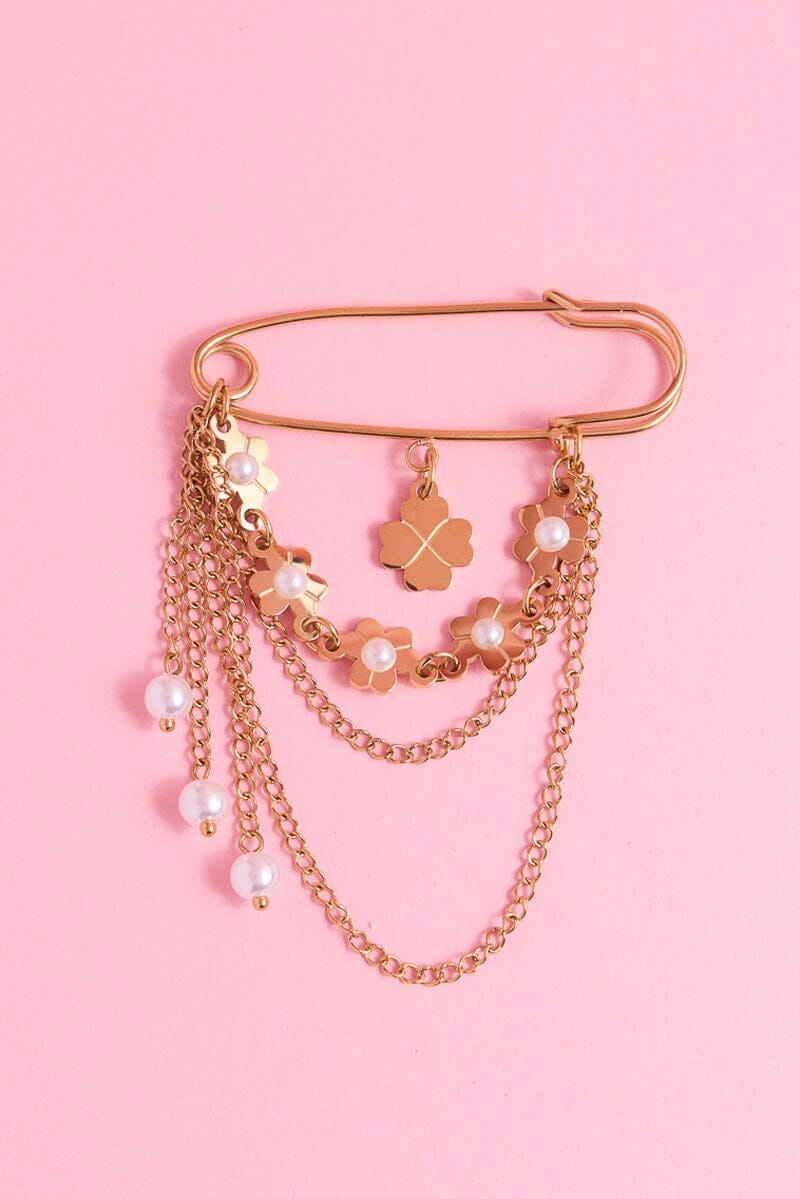 Daisy with Pearl Brooches Brooches mure + grand 