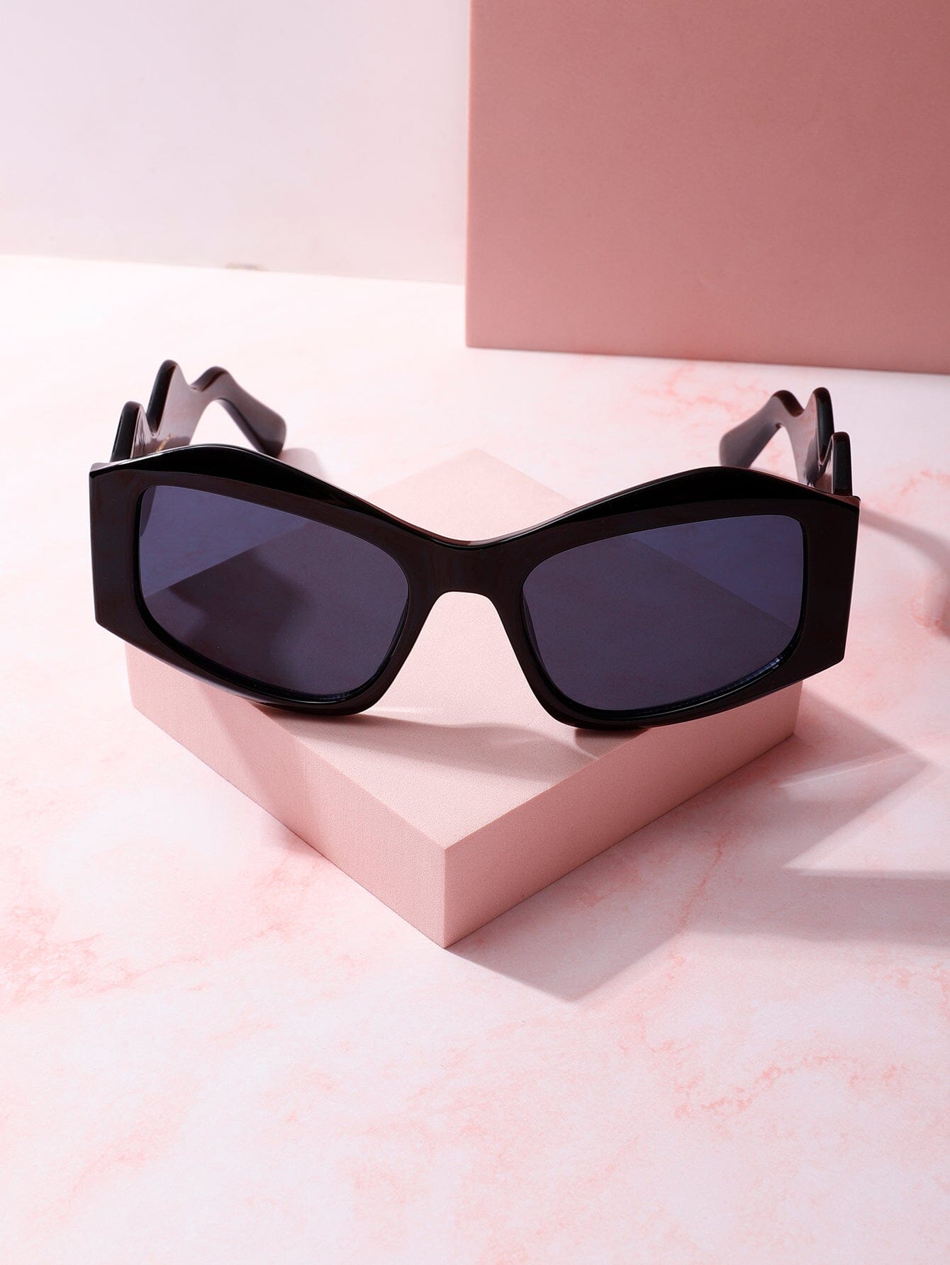 Heatwave Cateye Frame Sunglasses Sunglasses mure + grand Black/Black 