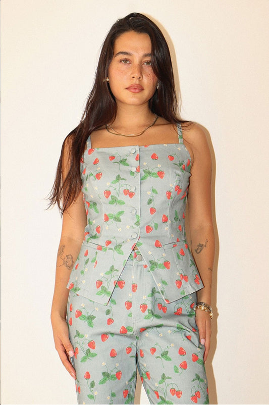 Jagoda Sleeveless Button-Front Top With Strawberry Print Clothing Bailey Rose 