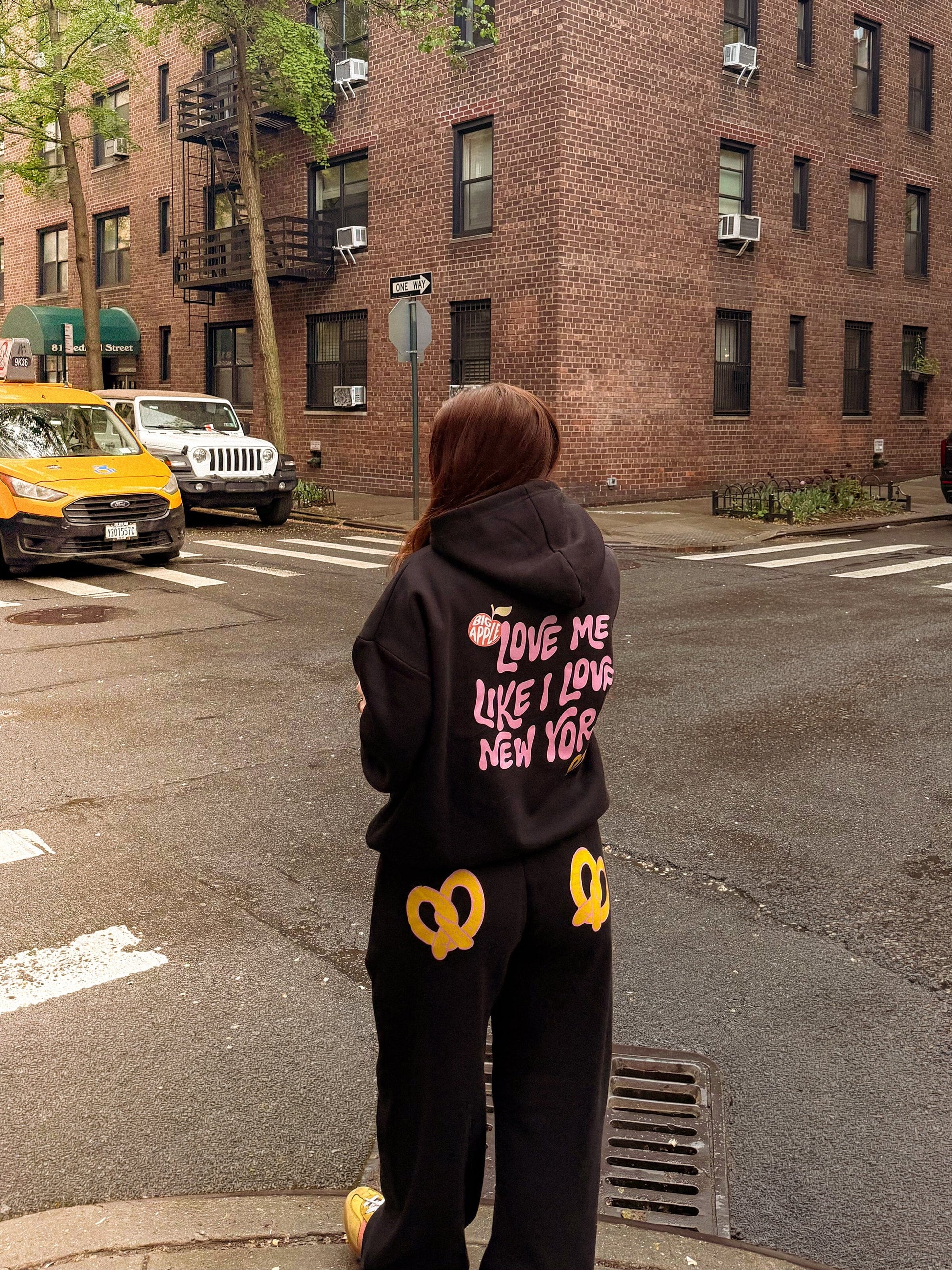 Love Me Like I Love New York Crop Graphic Hoodie (Black) Hoodie mure + grand 