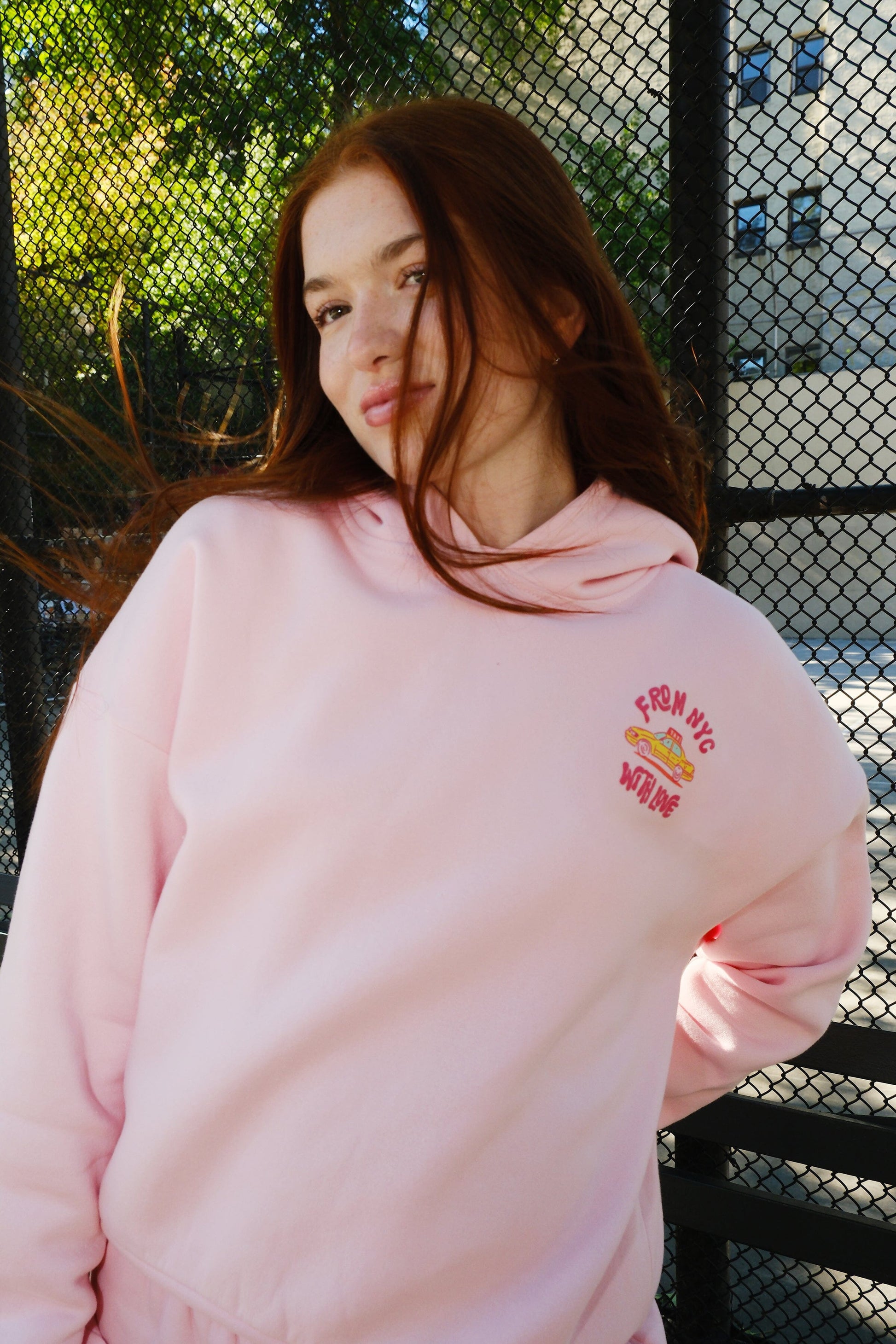 Love Me Like I Love New York Crop Graphic Hoodie mure + grand 