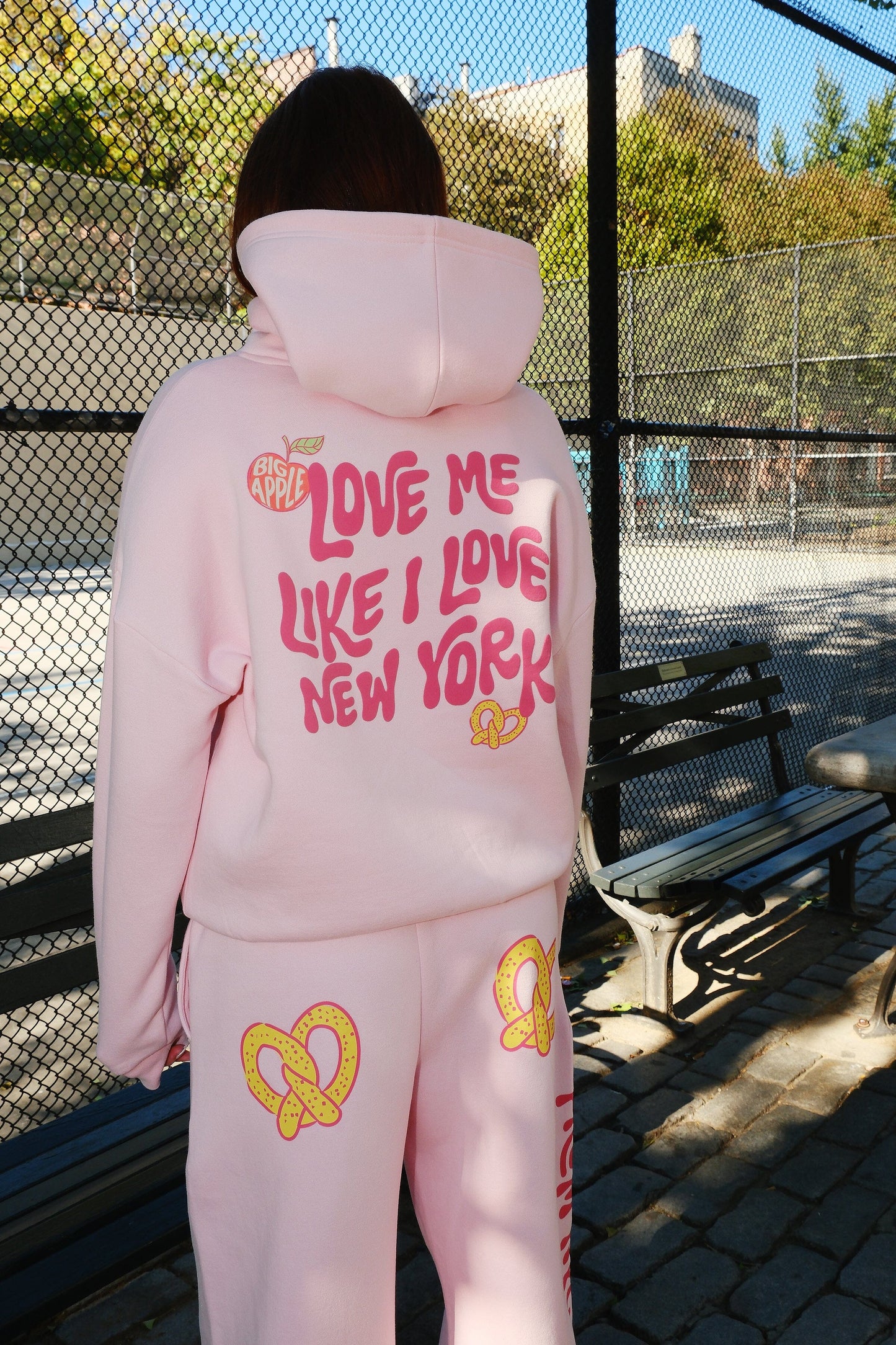 Love Me Like I Love New York Crop Graphic Hoodie mure + grand 