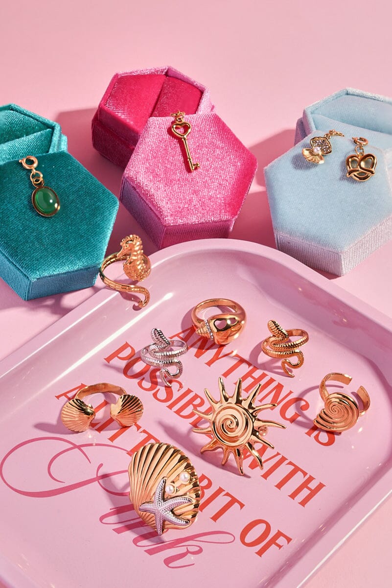 Queen’s Heart Conch Stacking Ring Rings mure + grand 