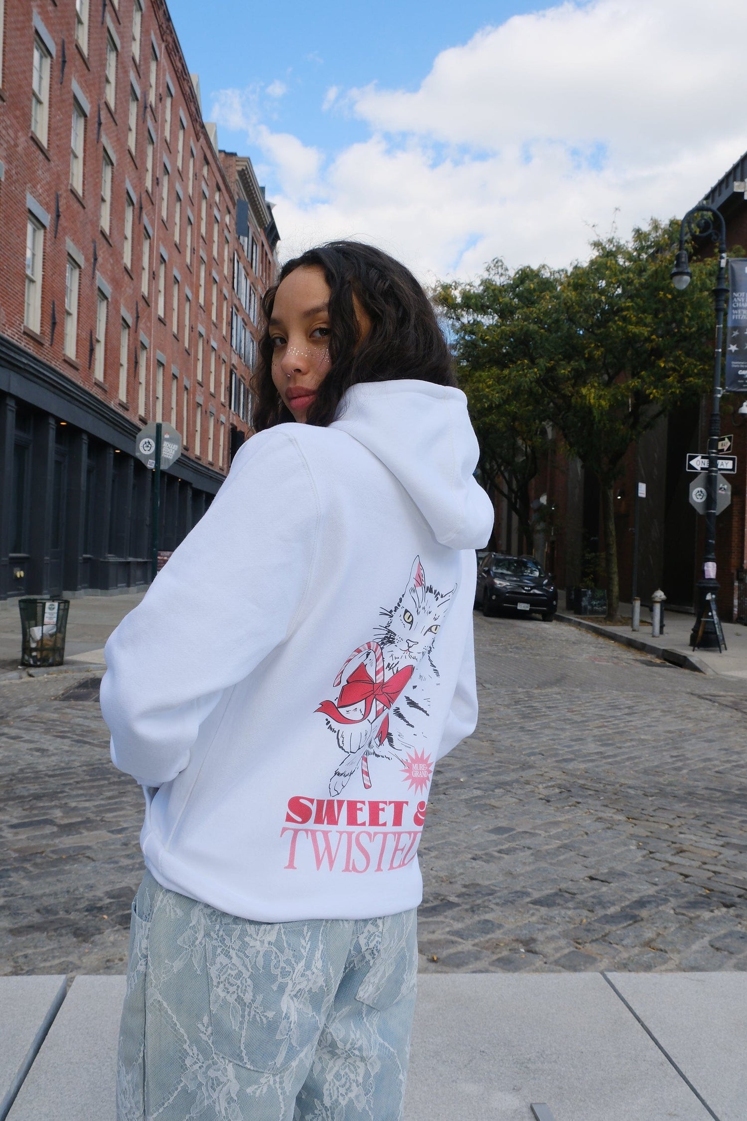 Sweet and Twisted Graphic Hoodie Hoodie mure + grand White XS 