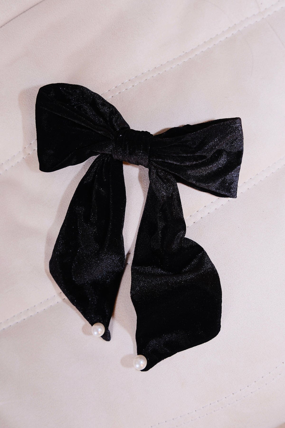 Velvet Bow With Pearls Hair Clip Hair Accessory mure + grand 