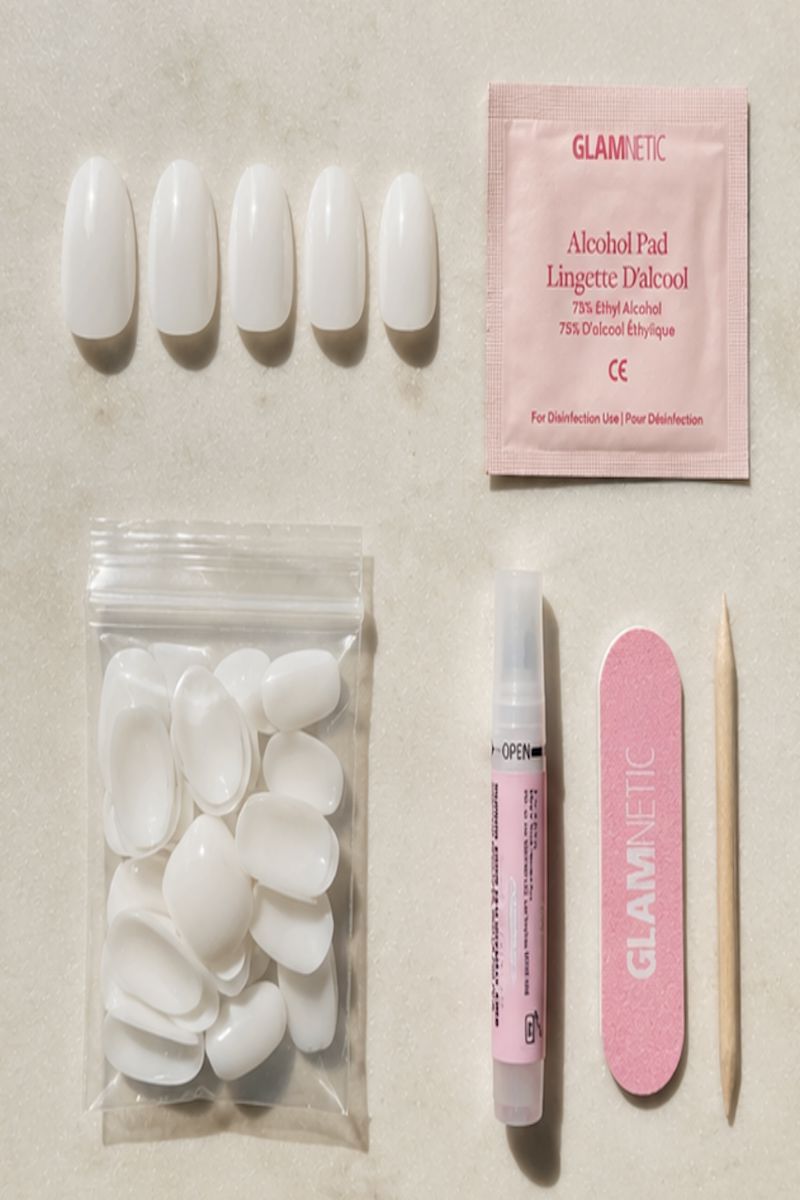 White Swan Press-On Nails Nail Glamnetic 