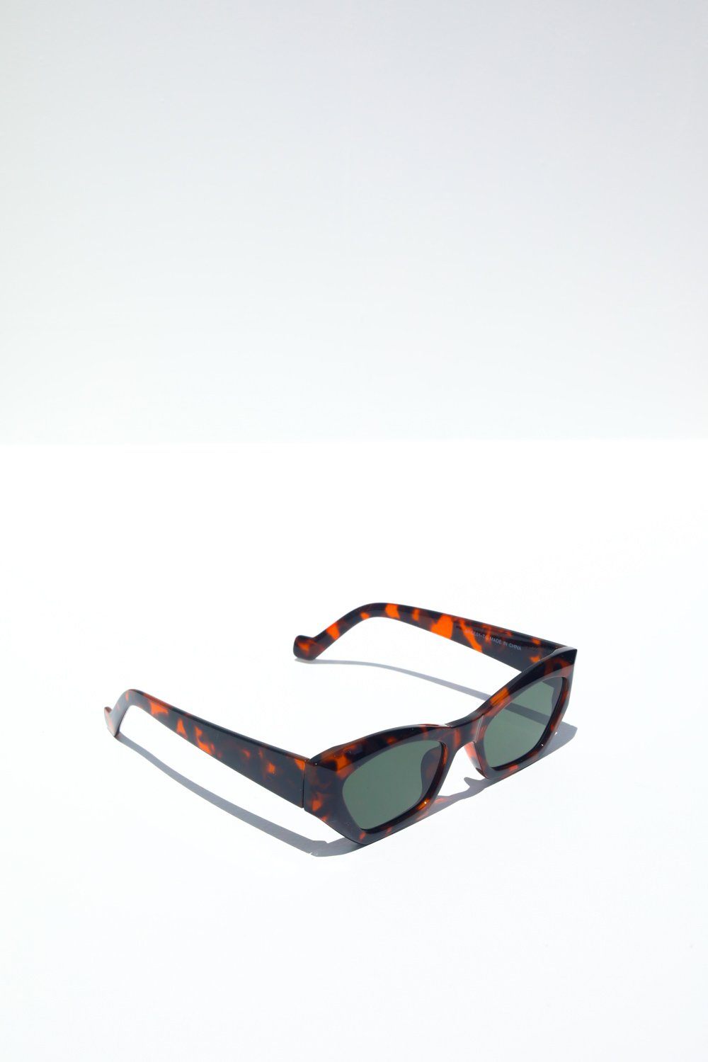 Breezy Chunky Frames Sunglasses Mulberry & Grand 