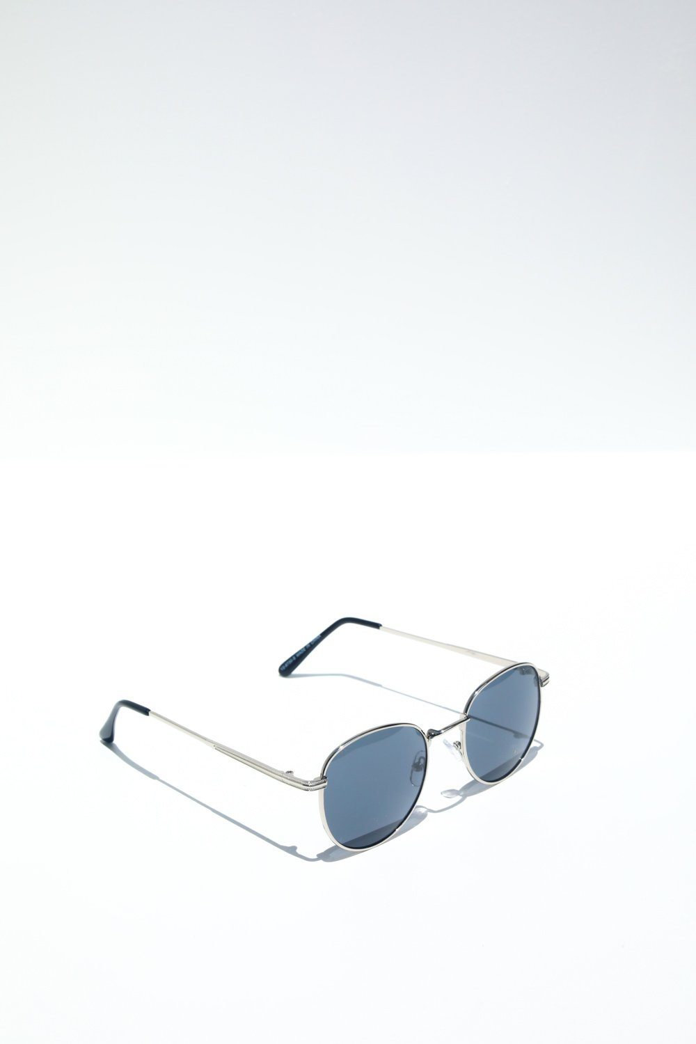 Delancey Metal Round Sunglasses Sunglasses Mulberry & Grand Silver 