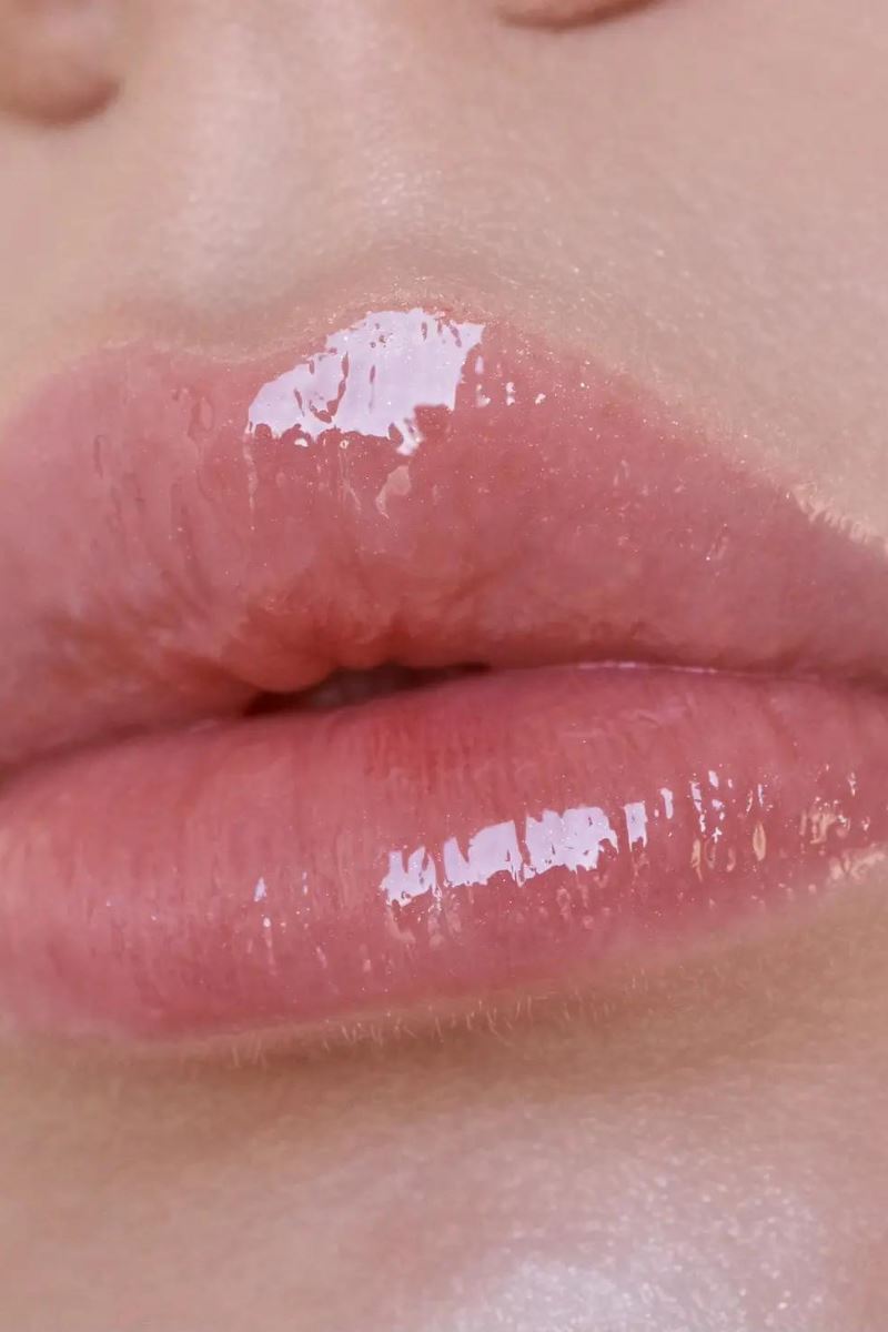 Glow Getter Hydrating Lip Oil in Thankful Beauty Moira Cosmetics 