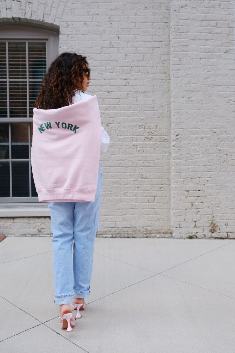 Oversized hoodie best sale with mom jeans