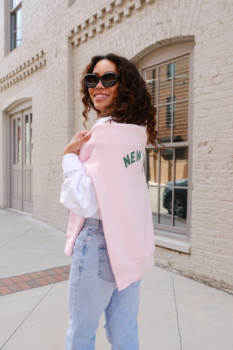 Pink sweatshirt online outfit