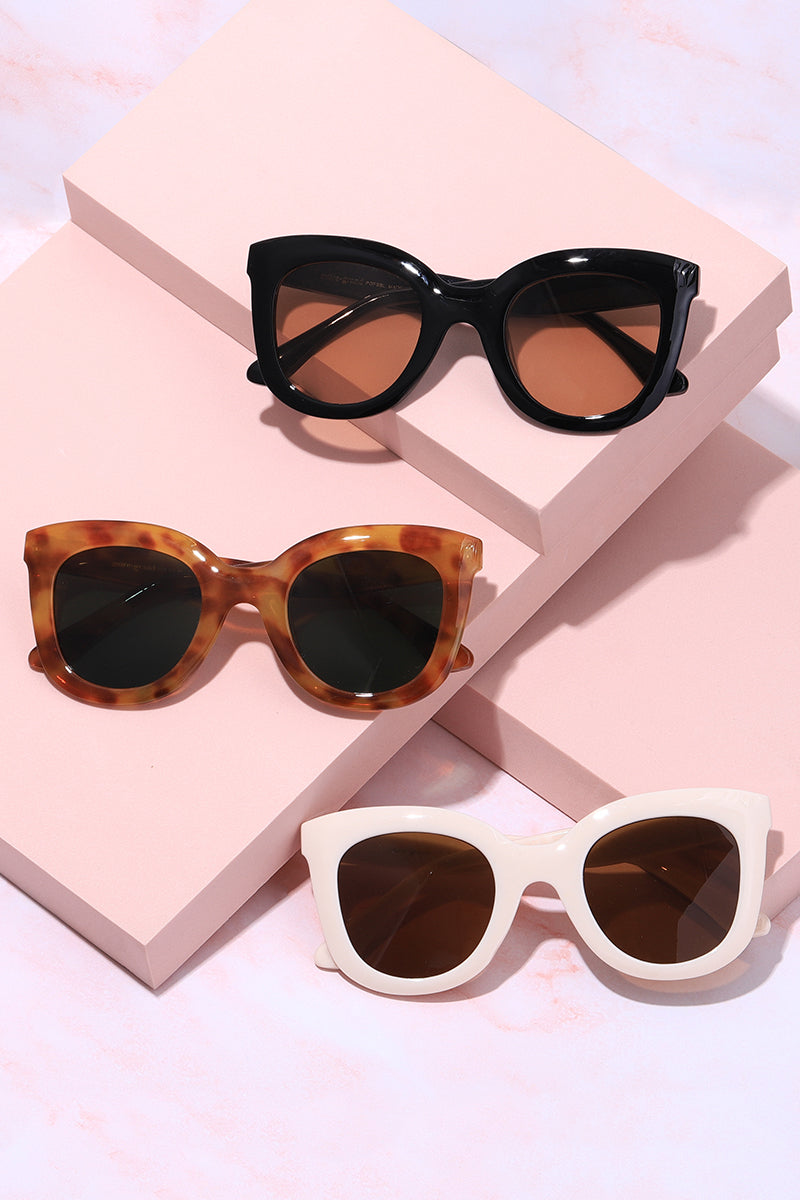 Paloma Oversize Frame Sunglasses Sunglasses Mure + Grand 